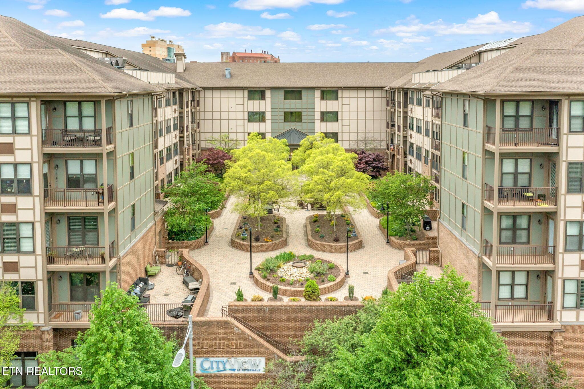CityView Courtyard - 445 W Blount Ave 409, Knoxville, TN 37920, Knoxville