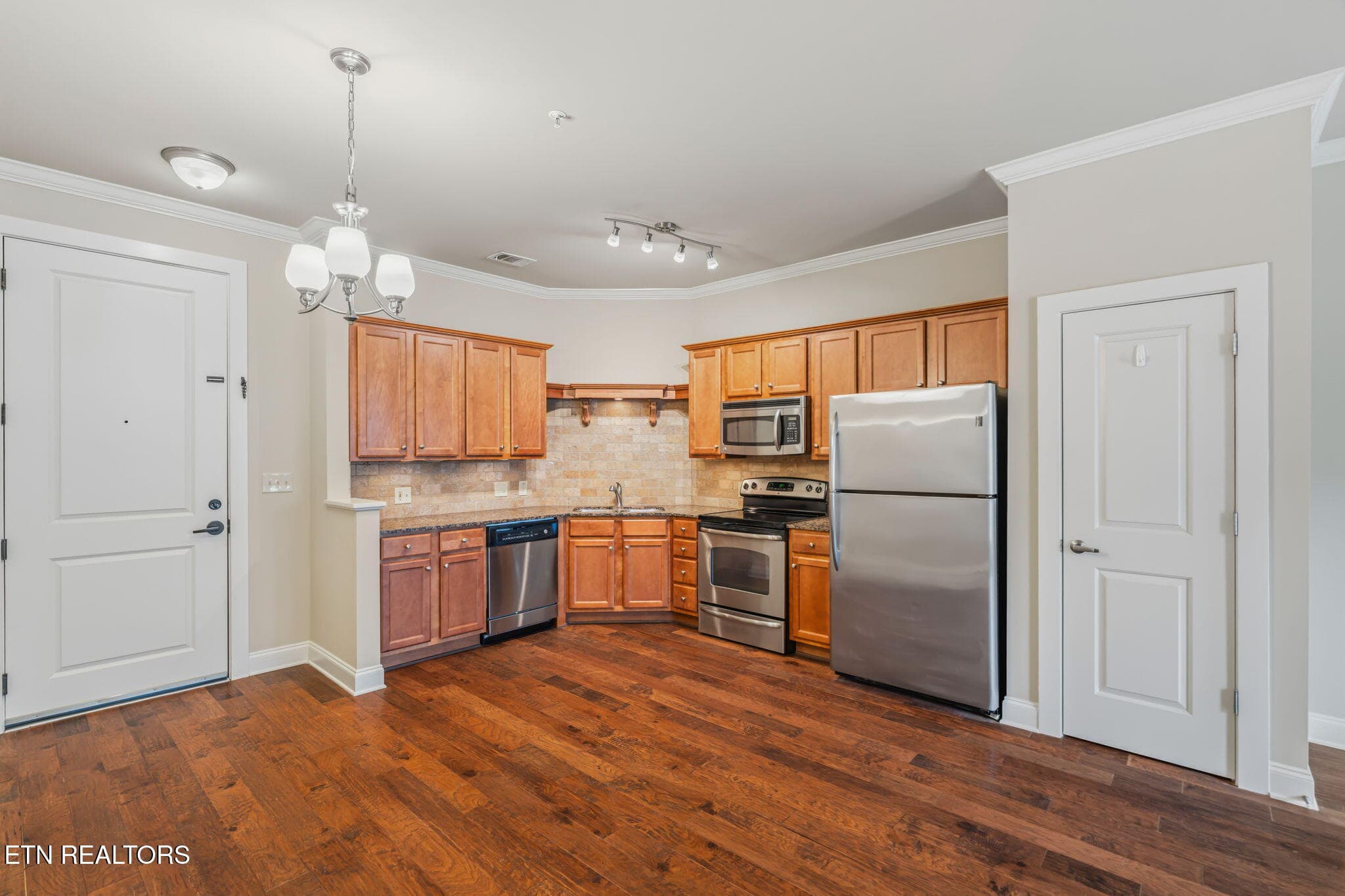 Kitchen - 445 W Blount Ave 409, Knoxville, TN 37920, Knoxville