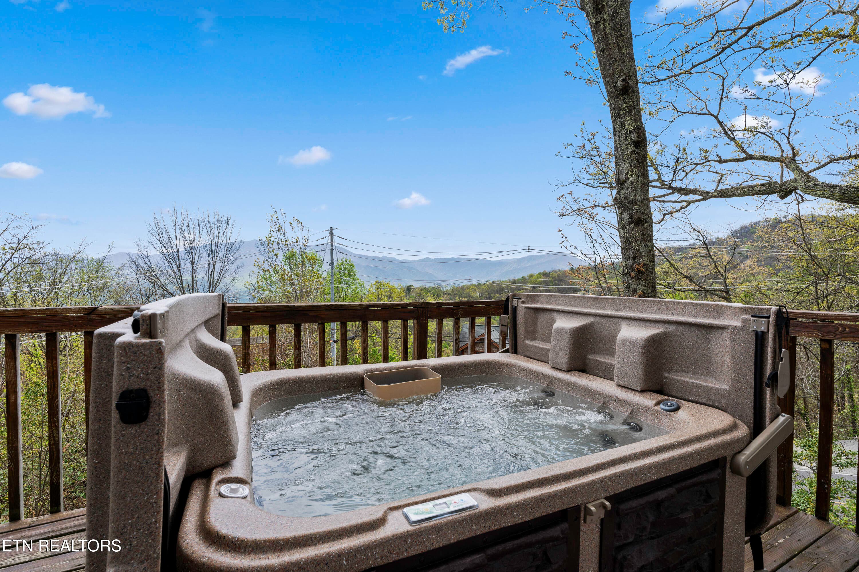 Hot Tub - 1066 Ski View Drive, Gatlinburg, TN 37738, Gatlinburg