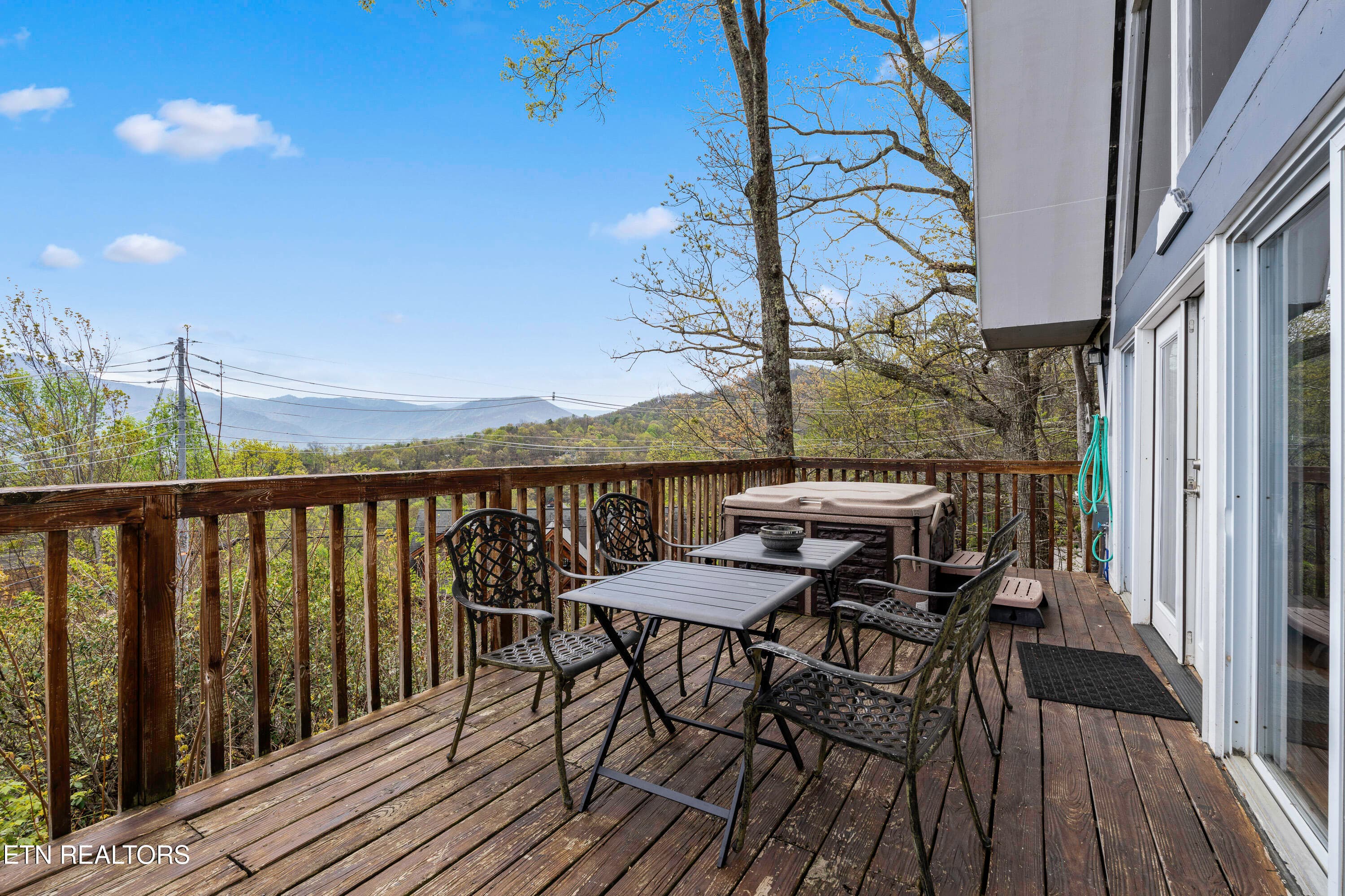 Deck with Dining - 1066 Ski View Drive, Gatlinburg, TN 37738, Gatlinburg