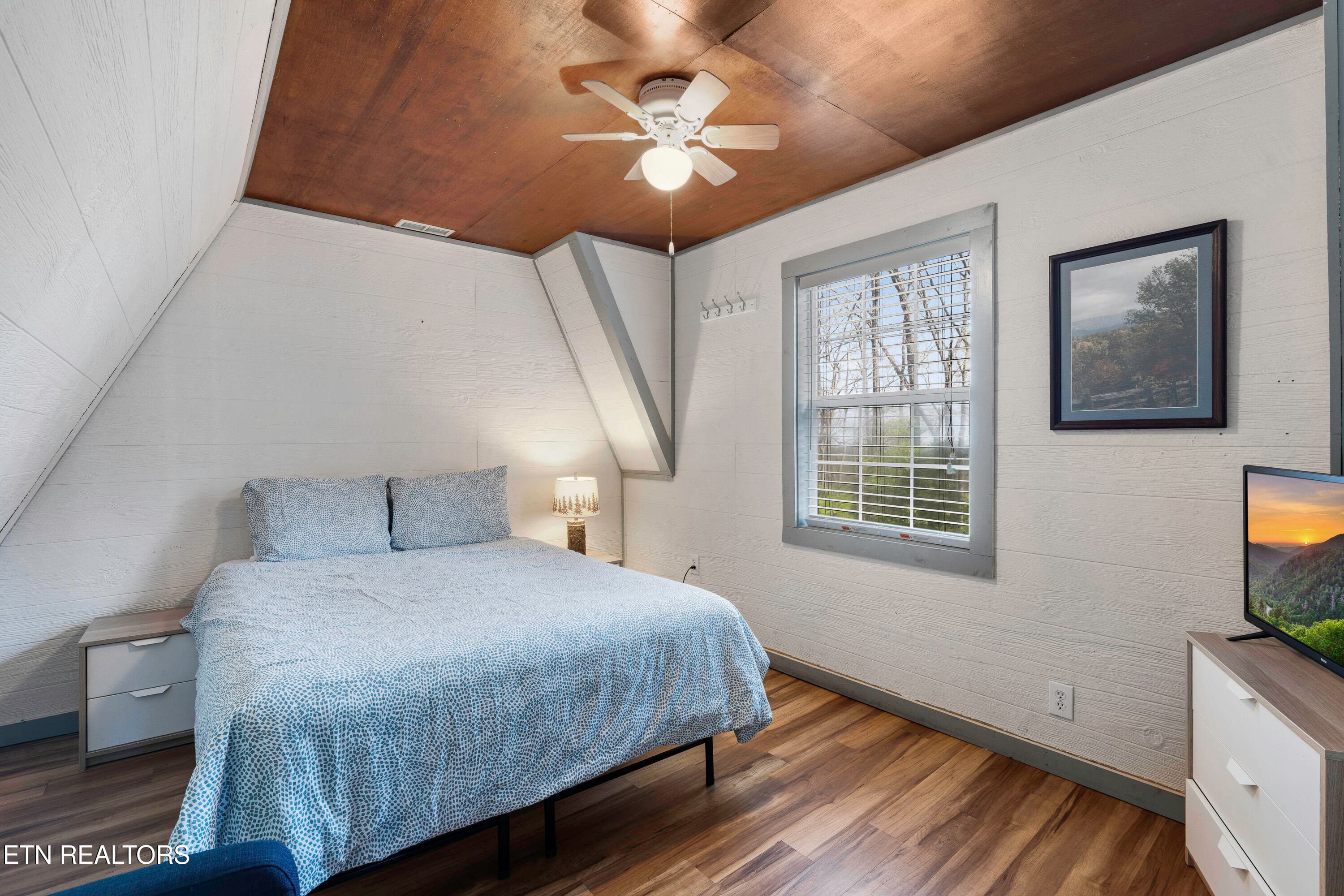 Bedroom 2 - Upper Floor - 1066 Ski View Drive, Gatlinburg, TN 37738, Gatlinburg