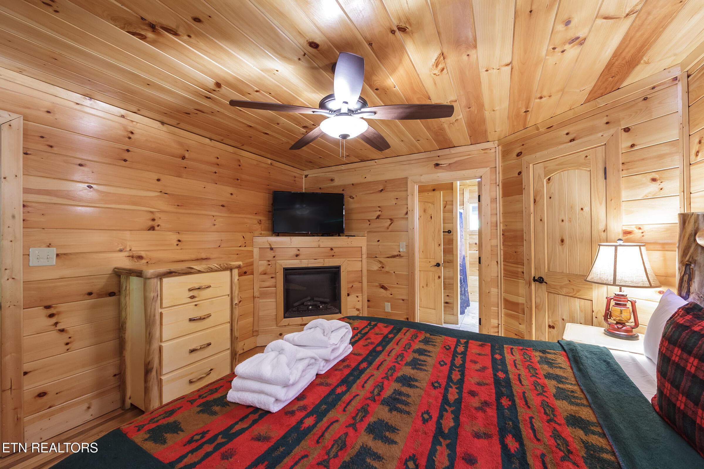 bedroom 1-2 - 714 Mountain Stream Way, Gatlinburg, TN 37738, Gatlinburg