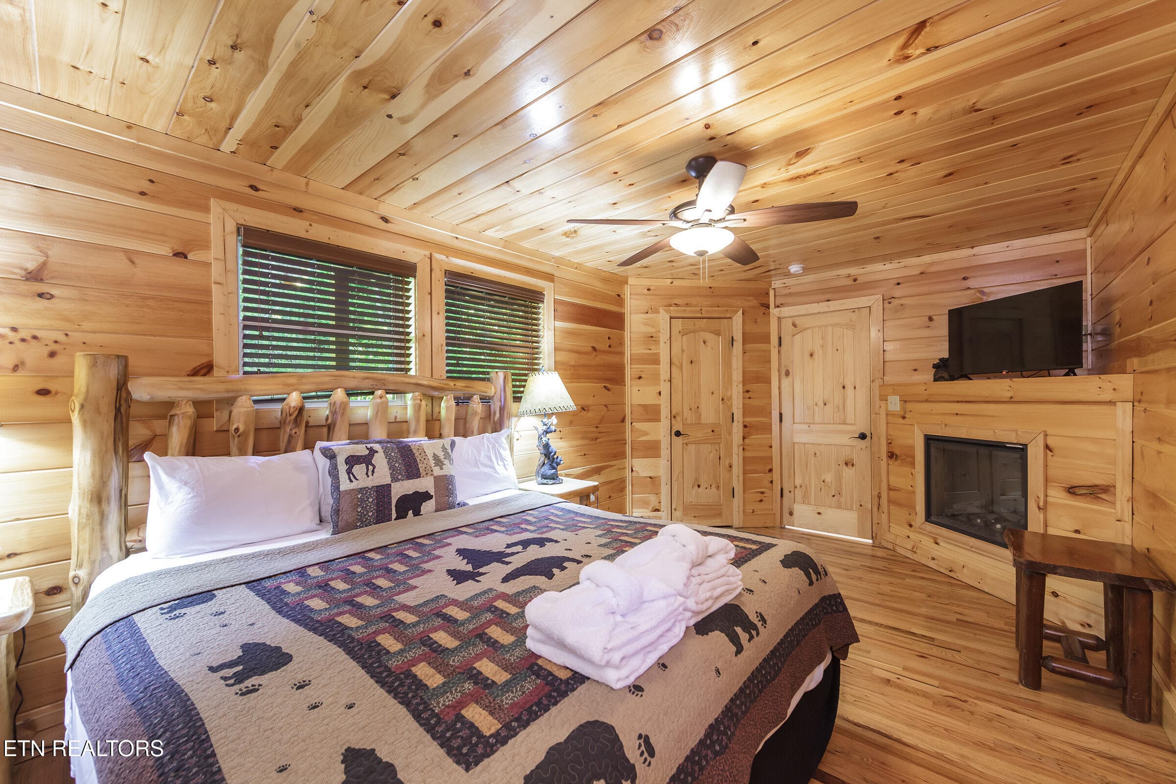 bedroom 2-2 - 714 Mountain Stream Way, Gatlinburg, TN 37738, Gatlinburg