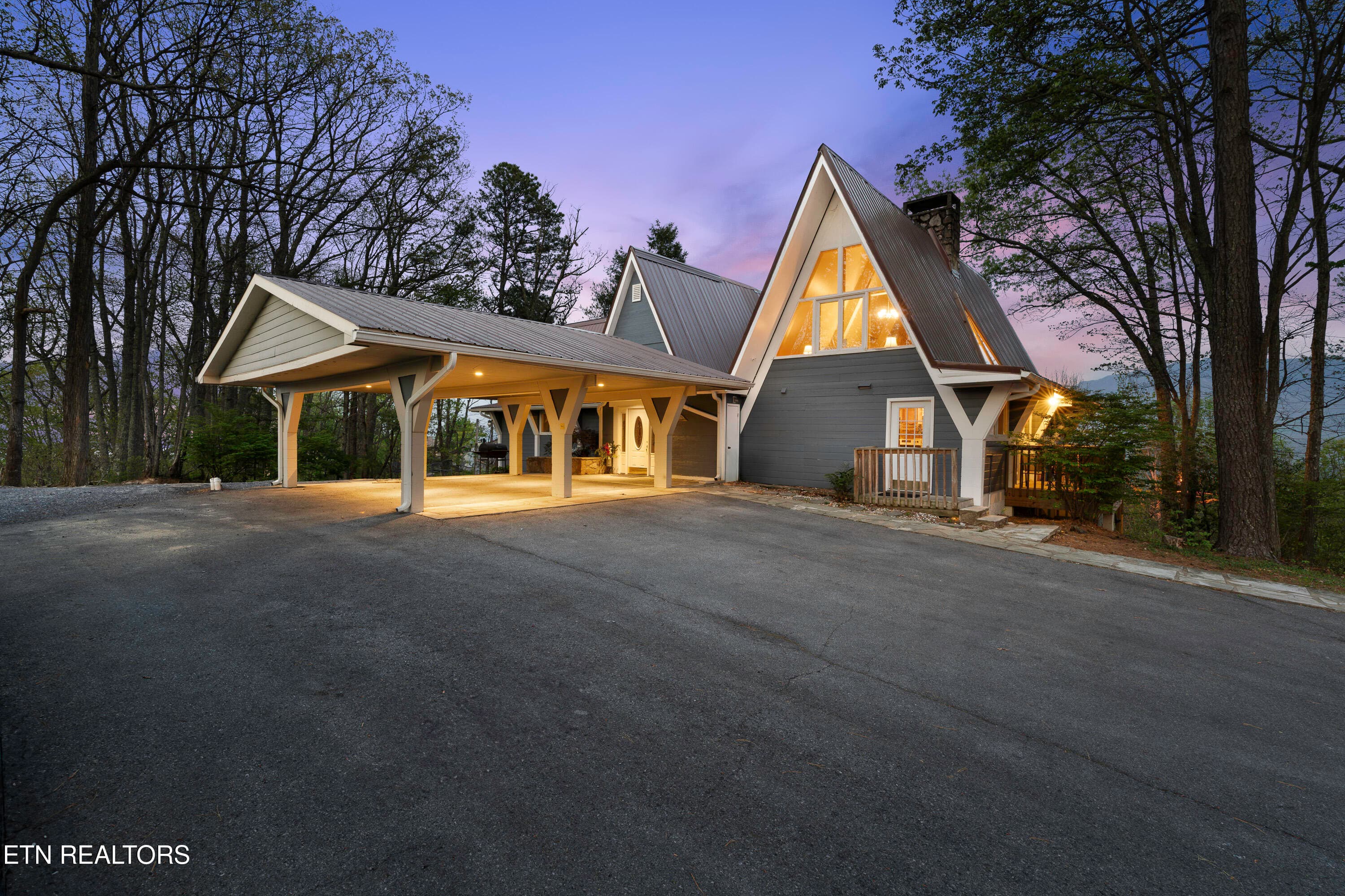 1066 Ski View Drive, Gatlinburg, TN 37738