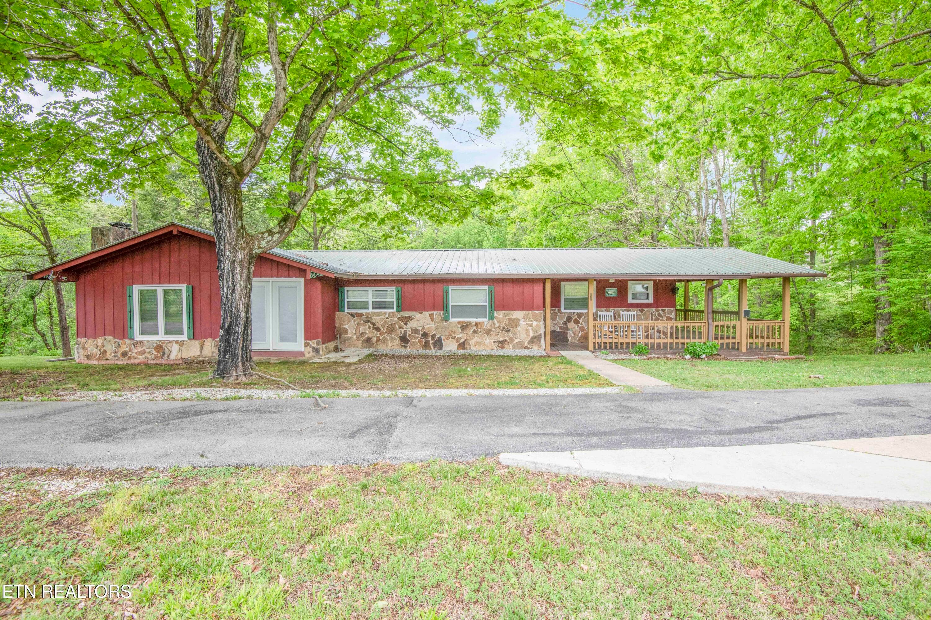 355 Eli Lane, Oneida, TN 37841