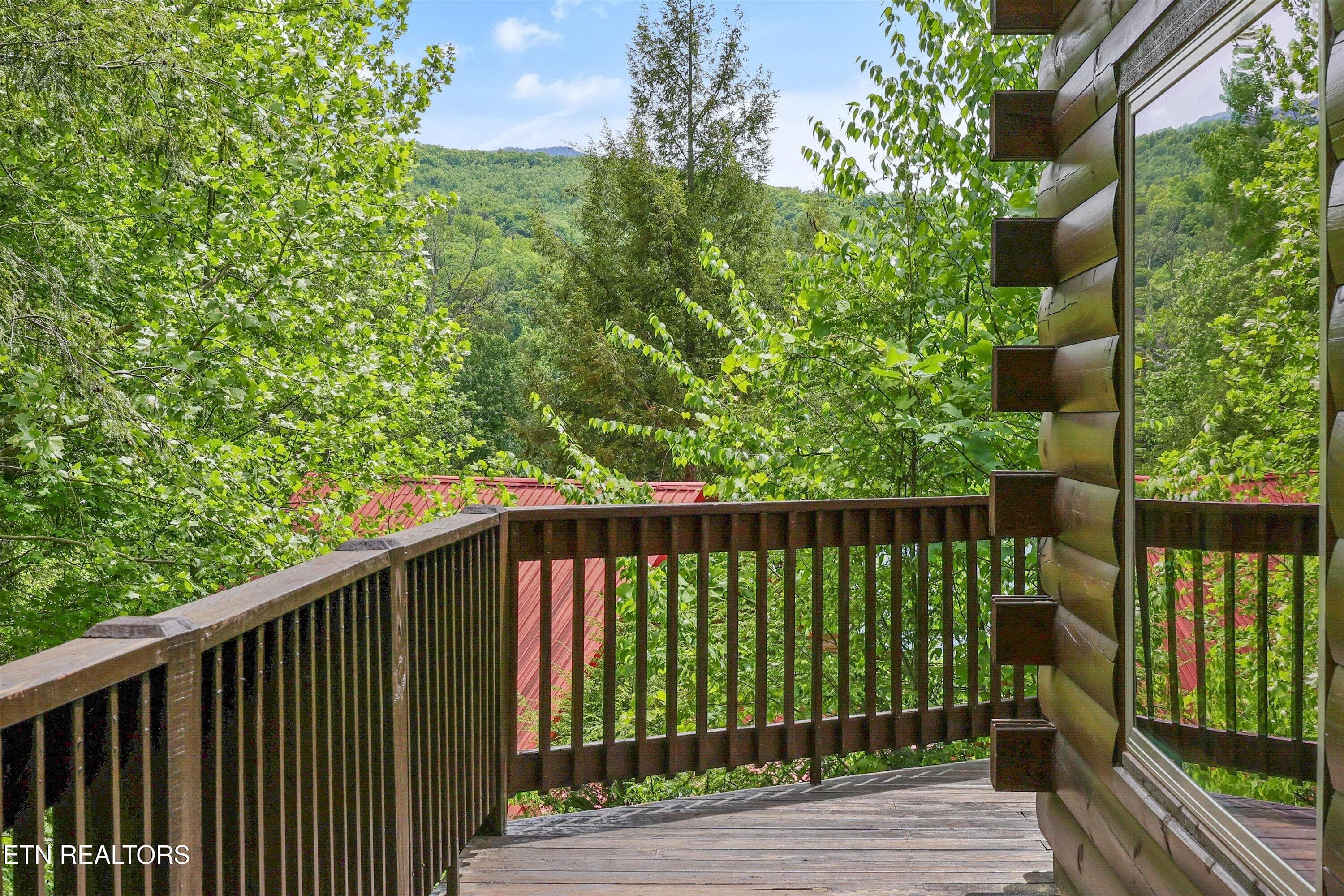 49-1622 Misty Holw Wy43 - 1622 Misty Hollow Way, Gatlinburg, TN 37738, Gatlinburg