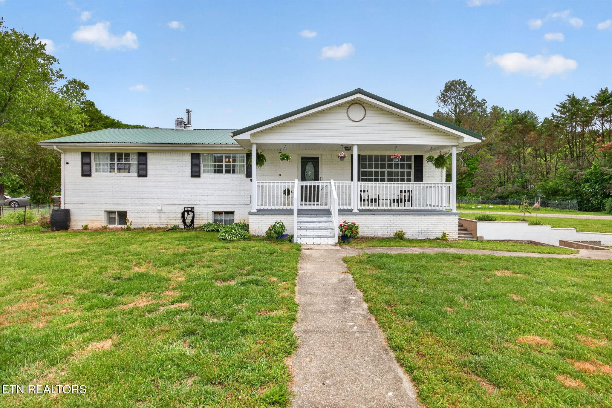 COVERED FRONT PORCH - 14910 Old State Highway 28, Pikeville, TN 37367