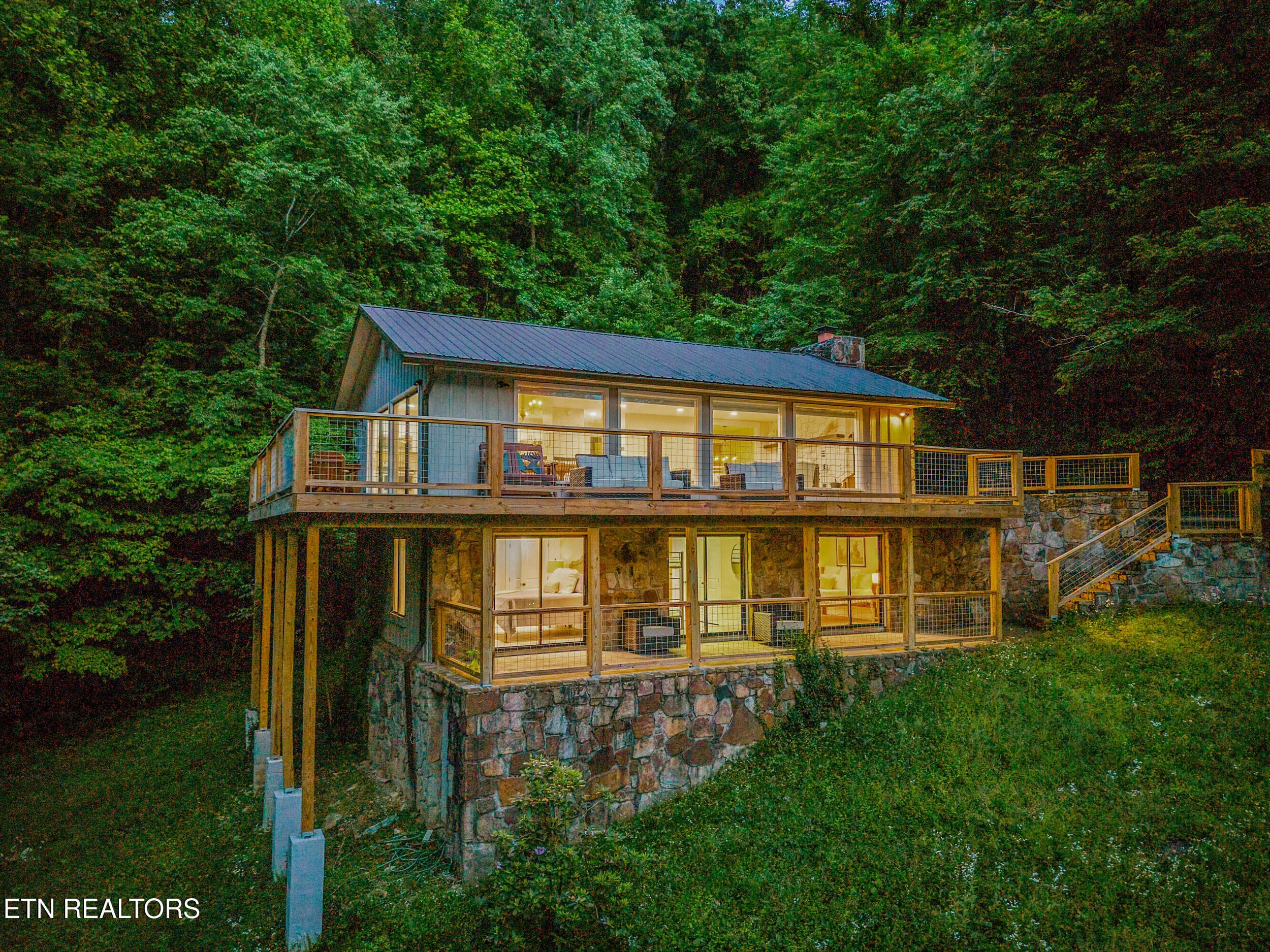 341 Lewis Clabo Rd, Gatlinburg, TN 37738