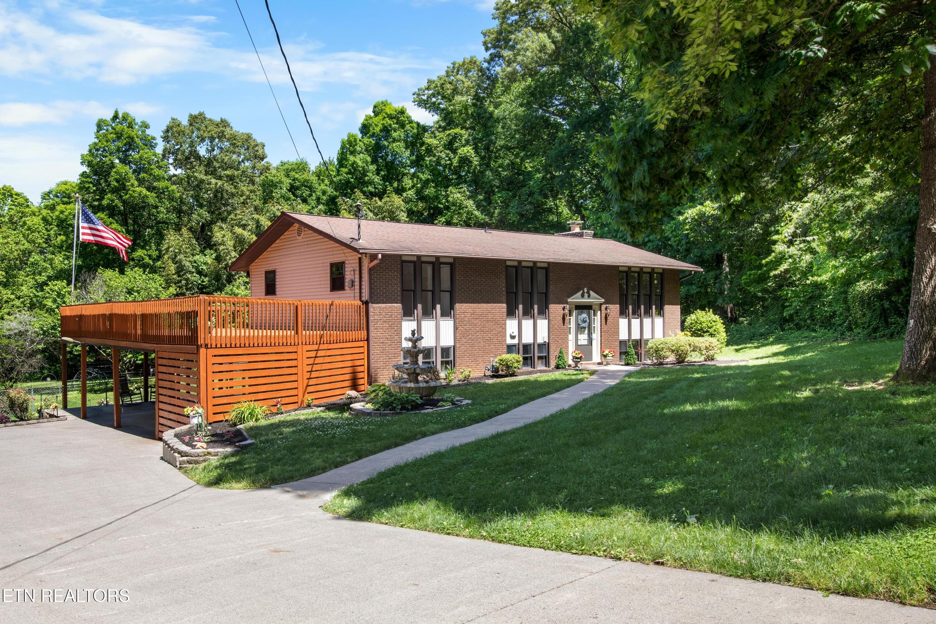 030A8894 - 235 S Ridge Rd, Knoxville, TN 37920