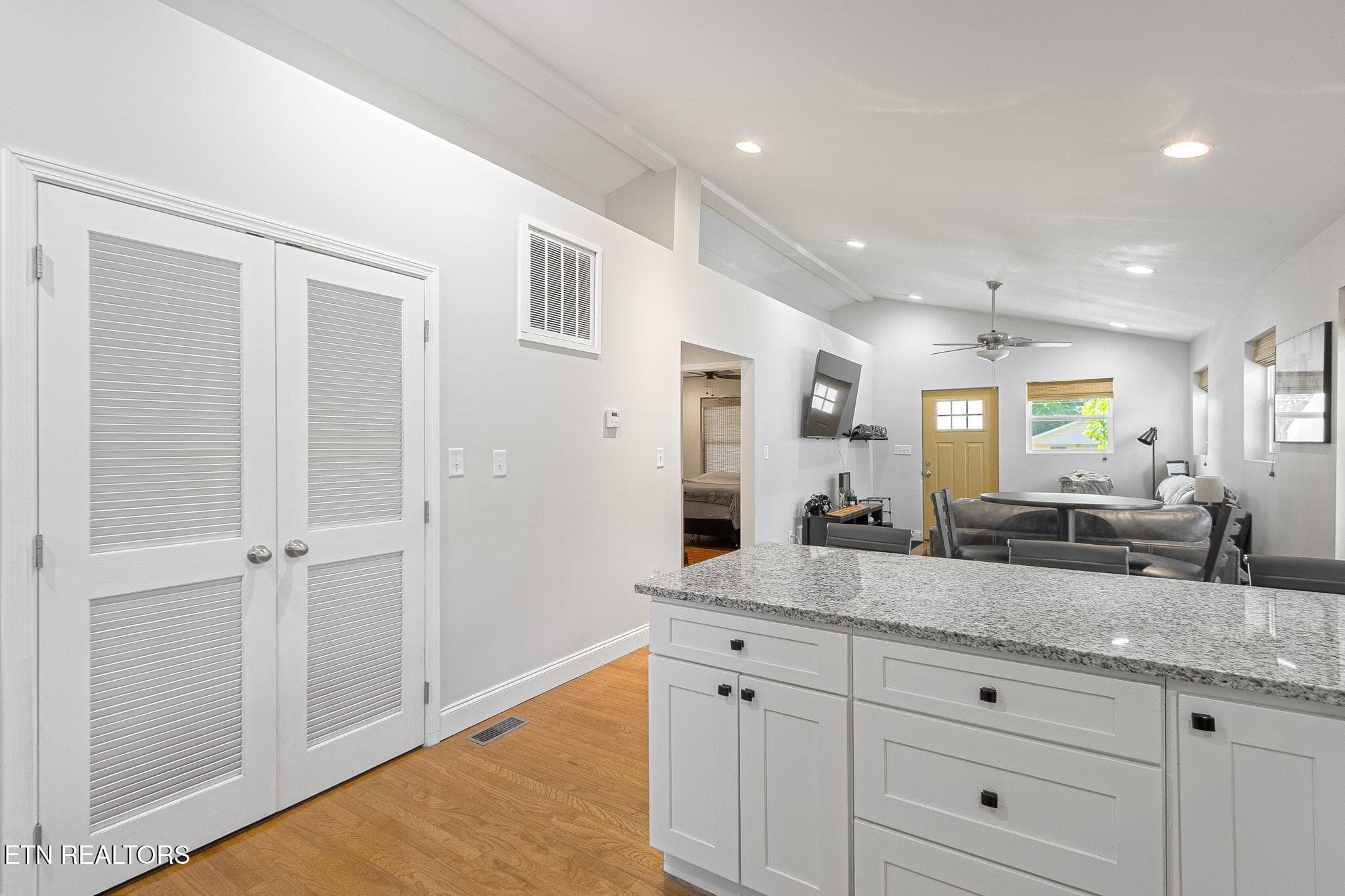 10-web-or-mls-010--FULL - 2029 E 5Th Ave, Knoxville, TN 37917, Knoxville
