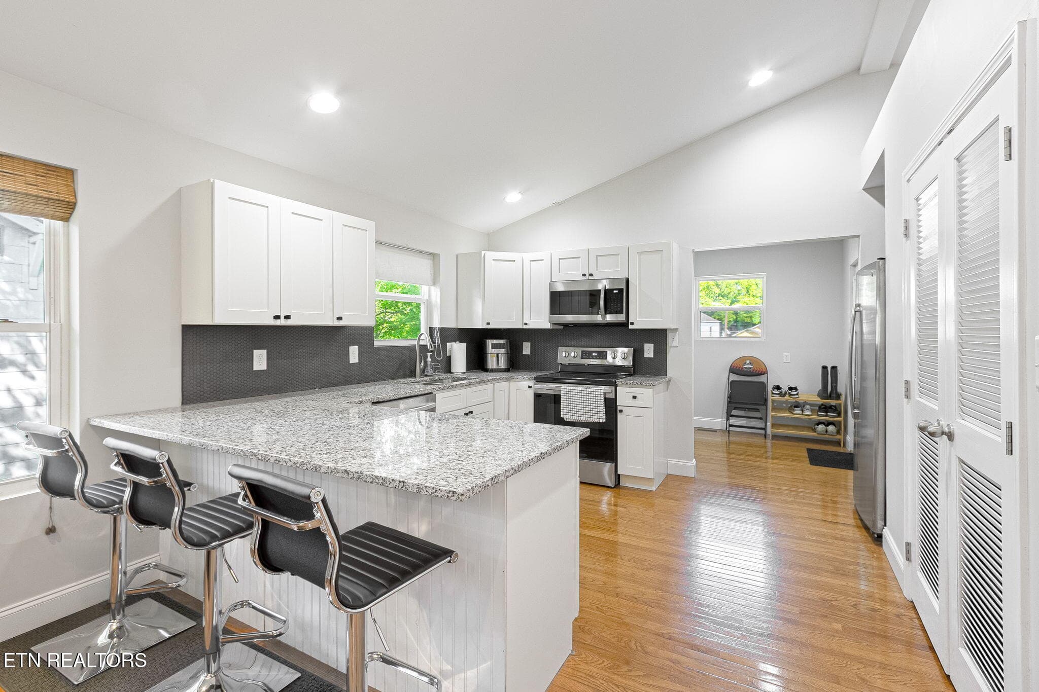 8-web-or-mls-008--FULL - 2029 E 5Th Ave, Knoxville, TN 37917, Knoxville