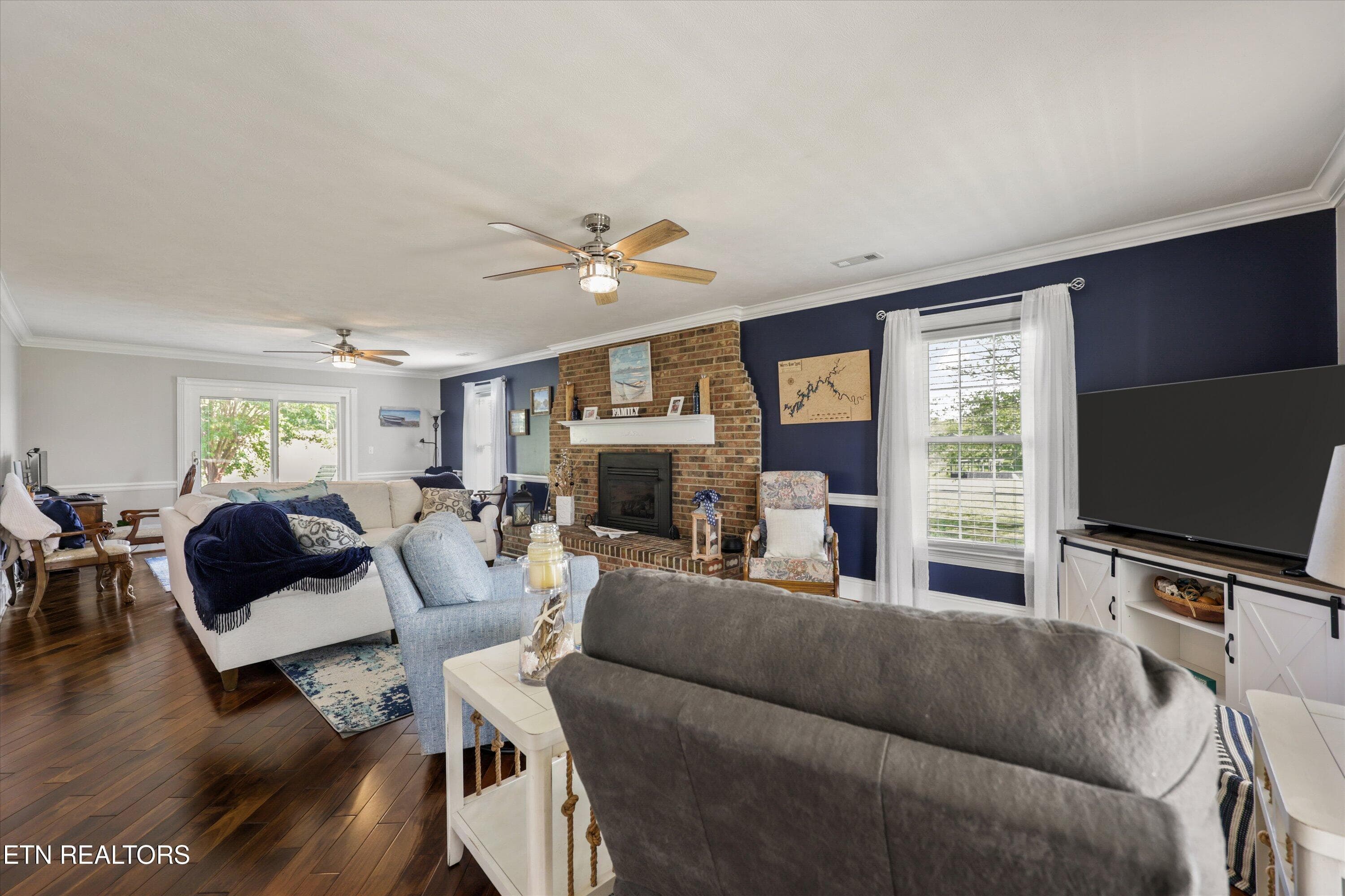 Living room - 1167 Sable Rd, Spring City, TN 37381, Spring City