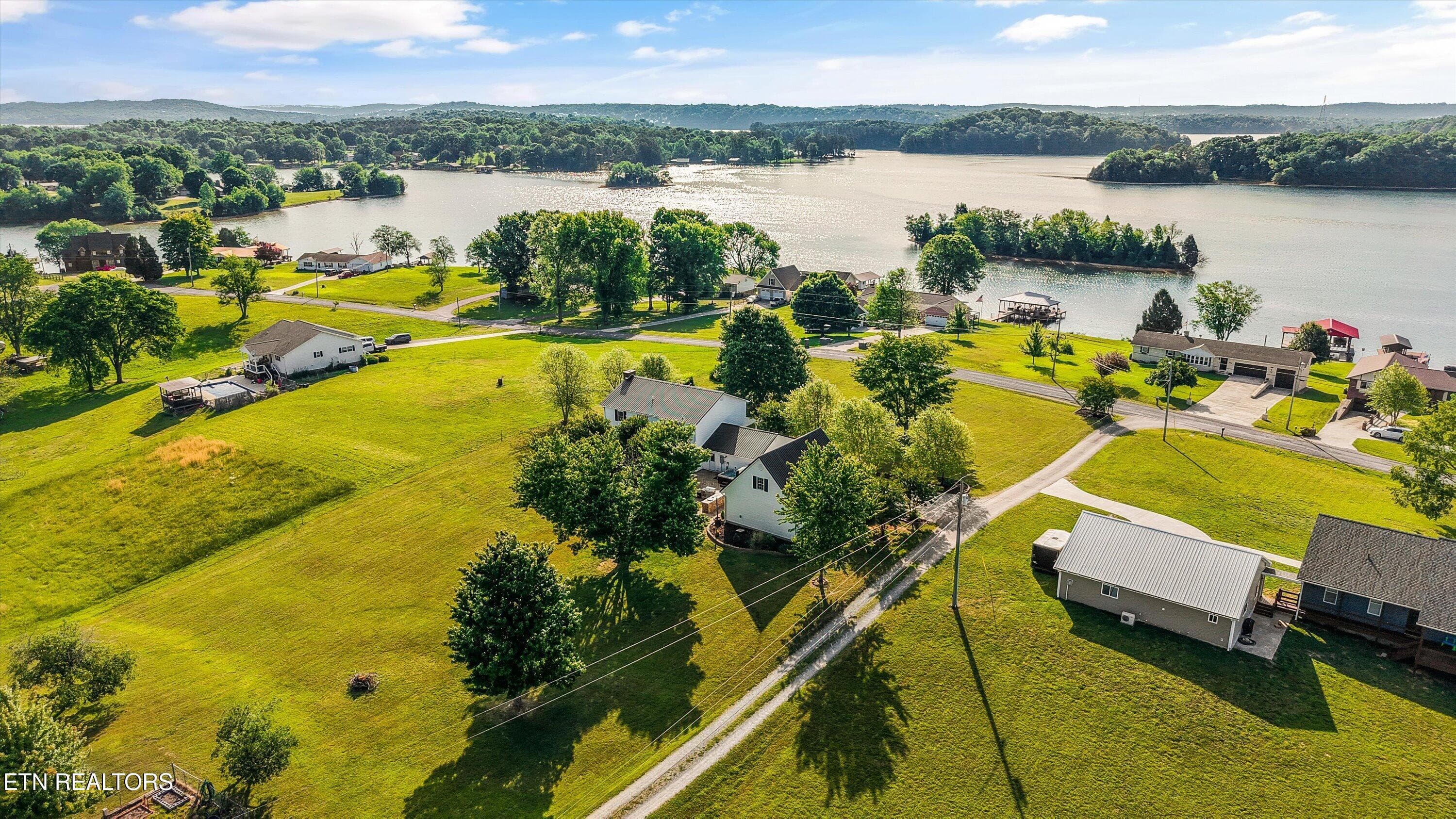 Drone View + Lake - 1167 Sable Rd, Spring City, TN 37381, Spring City