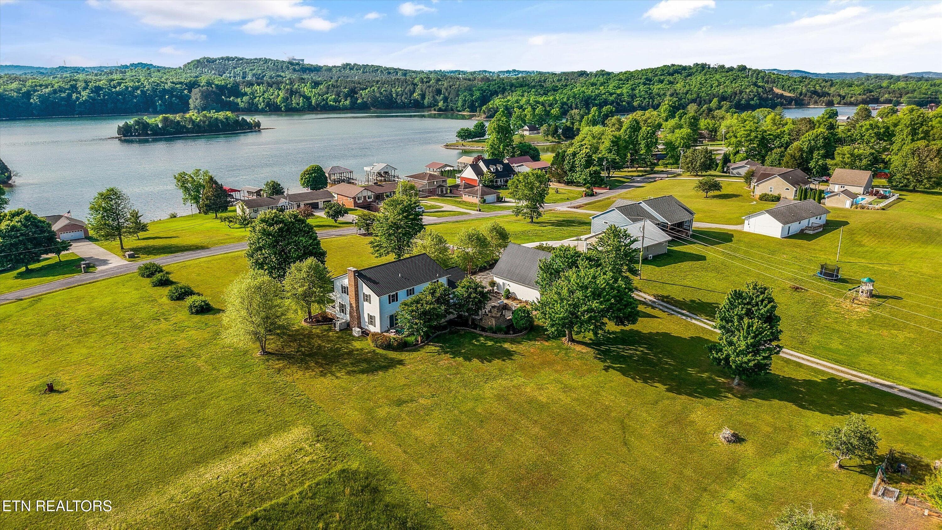 Drone View + Lake - 1167 Sable Rd, Spring City, TN 37381, Spring City