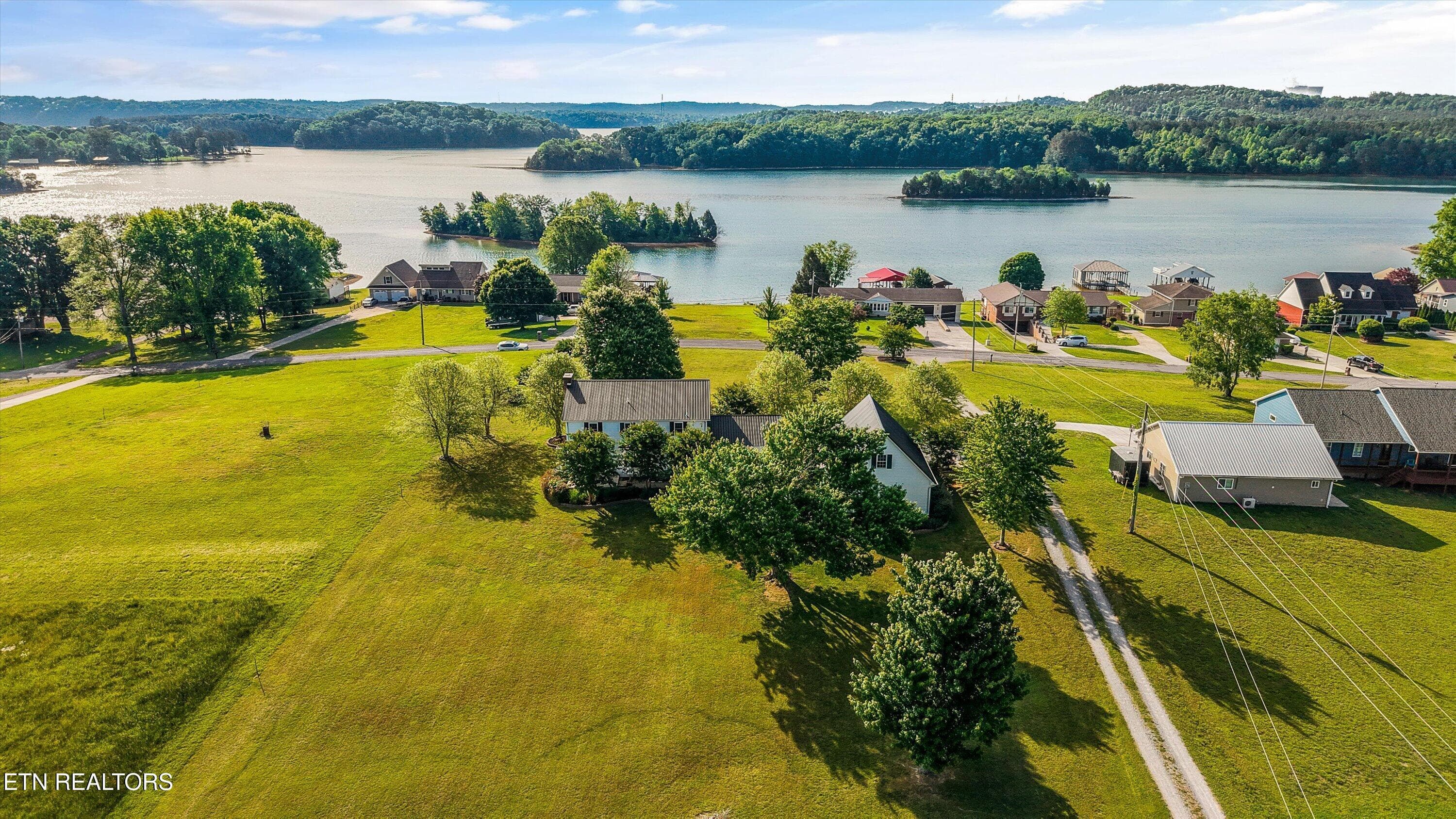 Drone View + Lake - 1167 Sable Rd, Spring City, TN 37381, Spring City