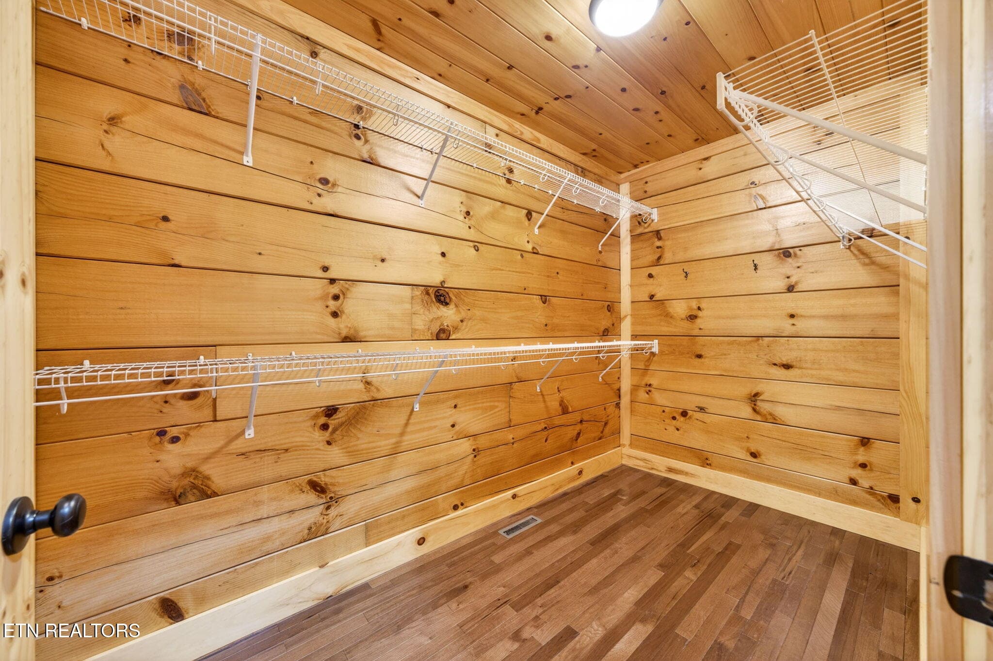 48-web-or-mls-704 White Oak Rd_231_TNPC - 704 White Oak Rd, Monterey, TN 38574, Monterey