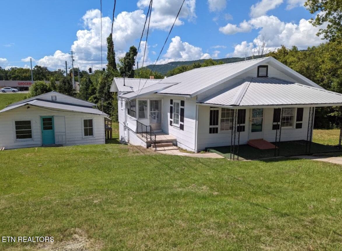 116 Flanders Ave 2, Harriman, TN 37748