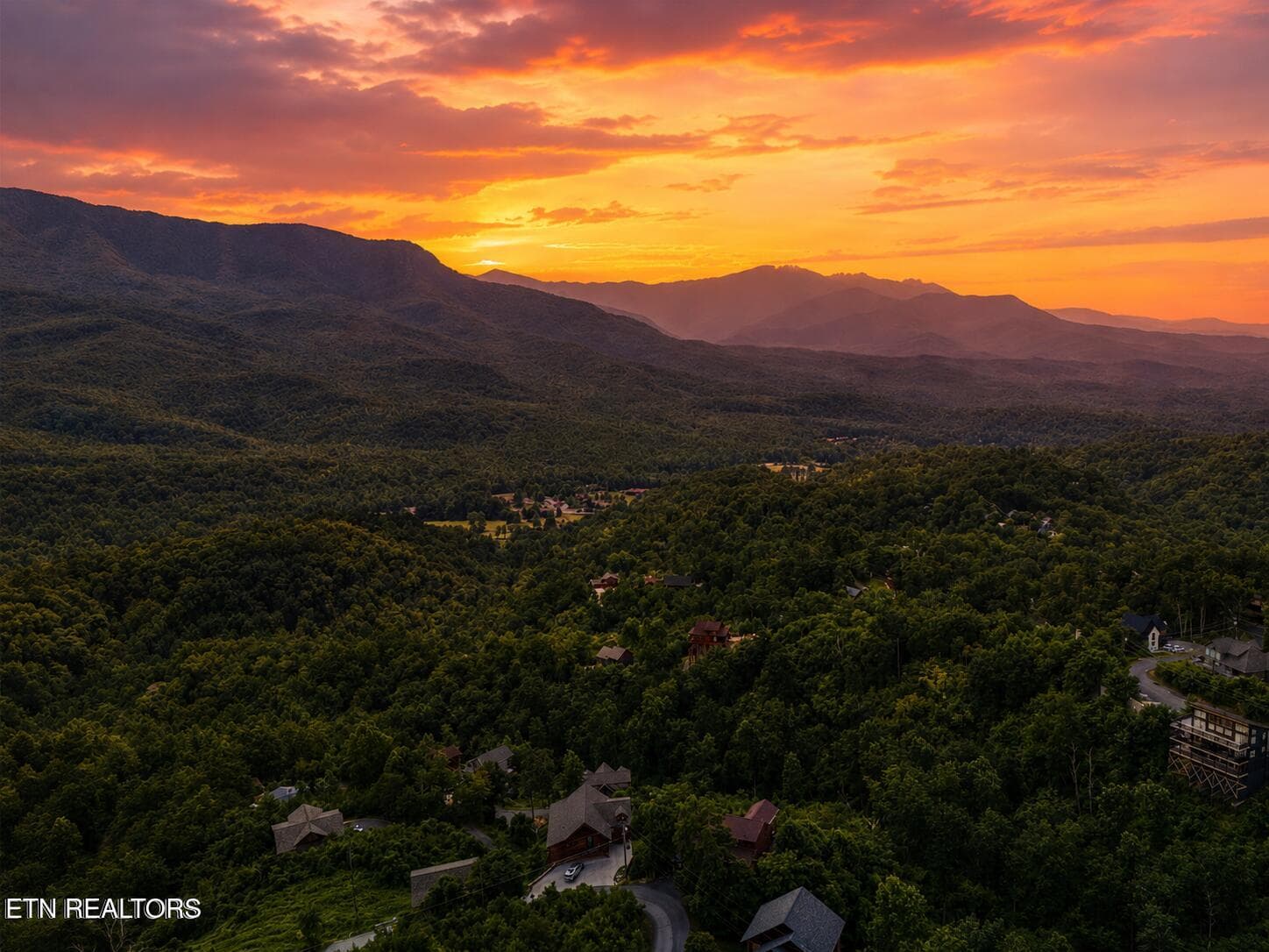 knobby creek in the smoky mountains - 804 Upper Picadilly Lane, Gatlinburg, TN 37738, Gatlinburg