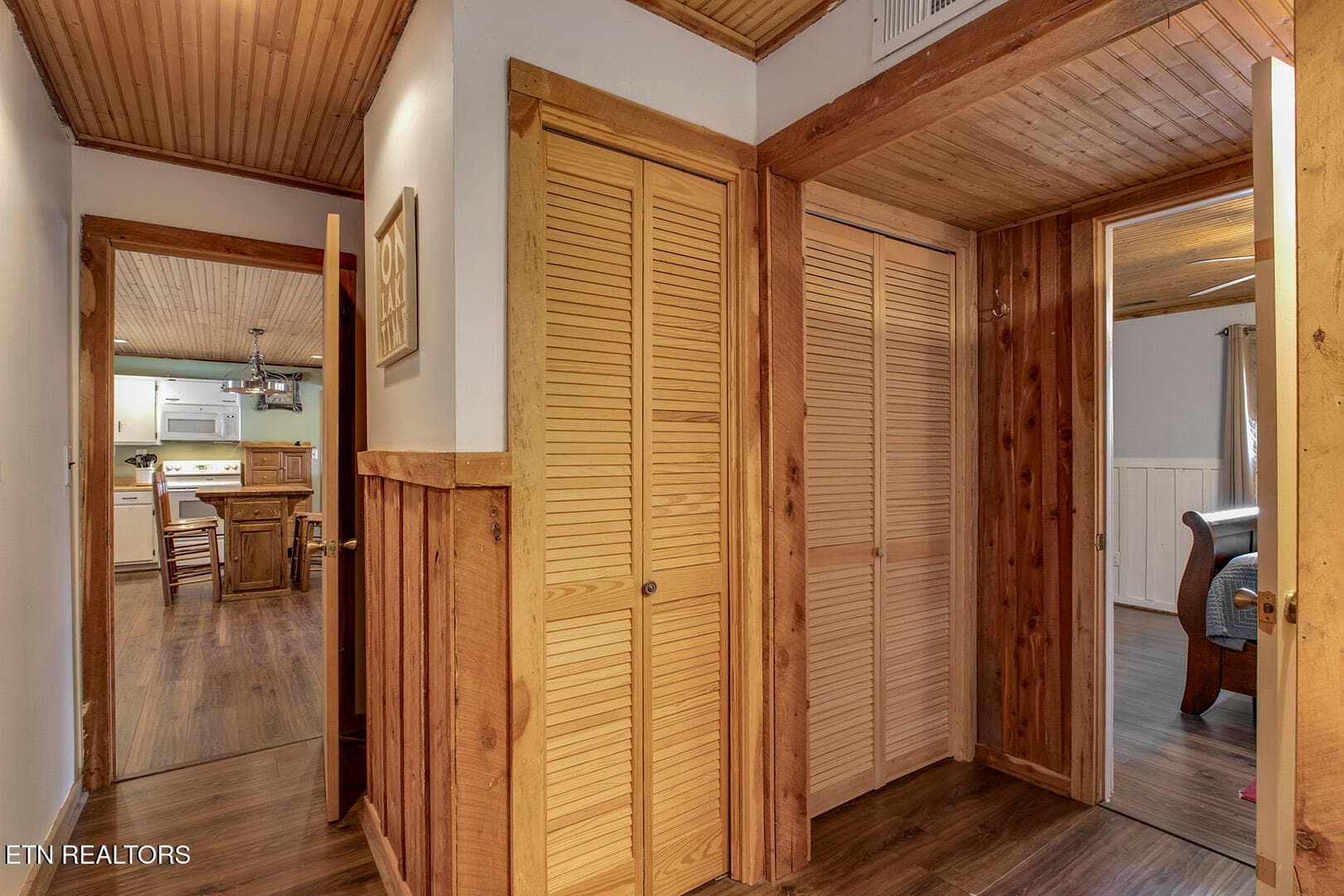 19_RiverRoad_4368_ClosetHall-MasterEntry - 4368 River Rd, Ten Mile, TN 37880