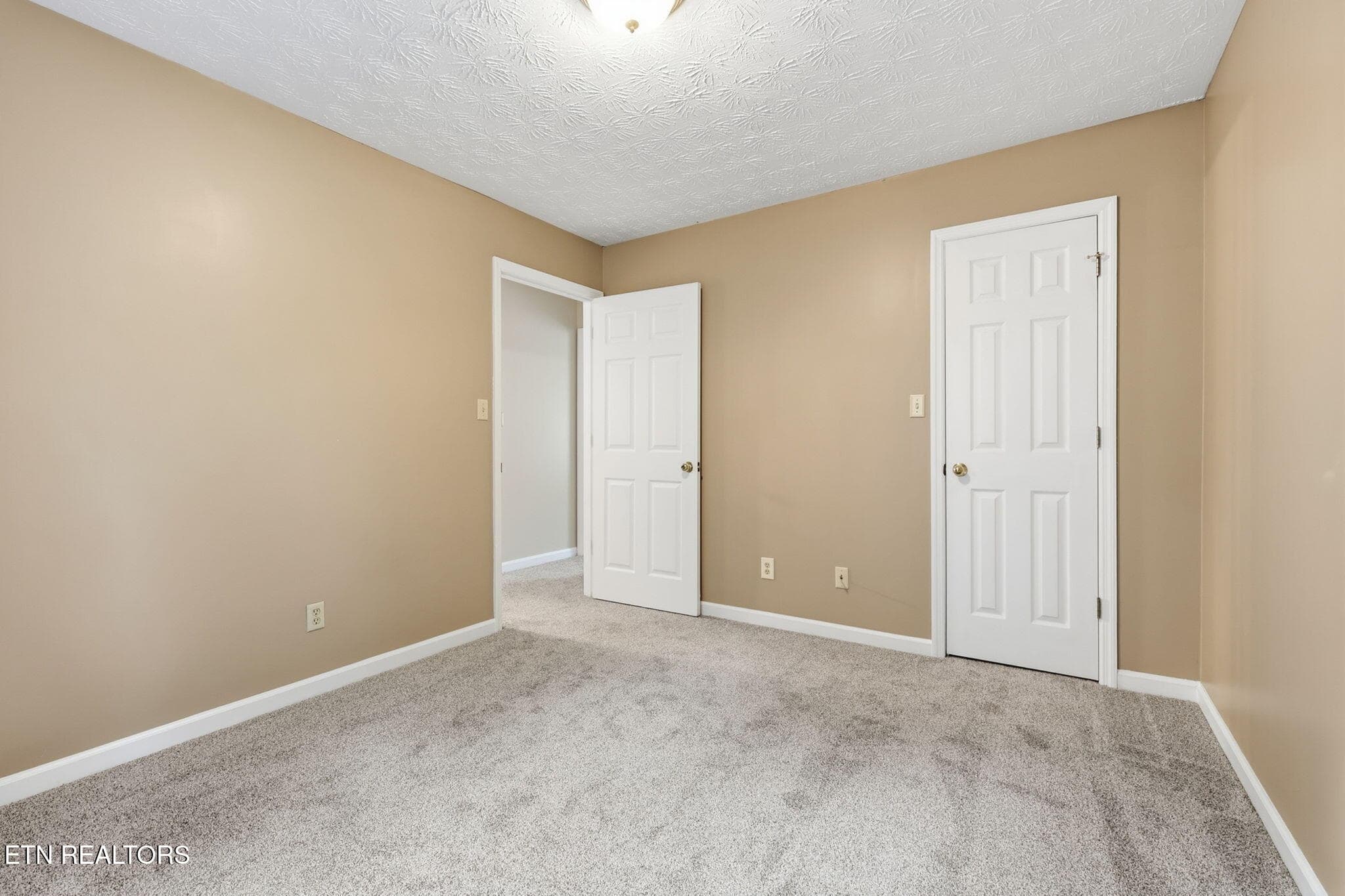 39-web-or-mls-3F1A9846 - 5516 W Emory Rd, Powell, TN 37849