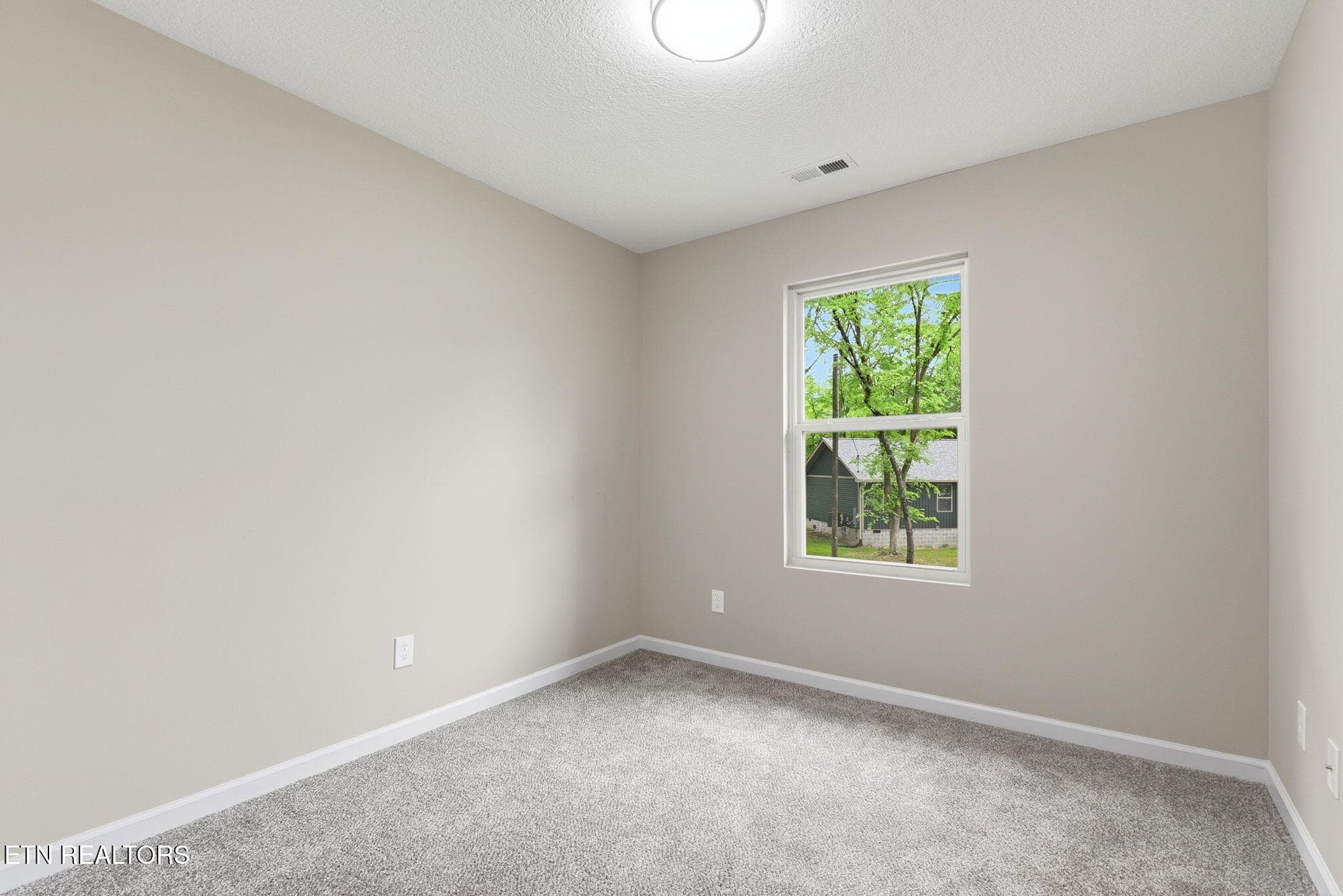 513 bed 3 - 513 Hillcrest St, Clinton, TN 37716