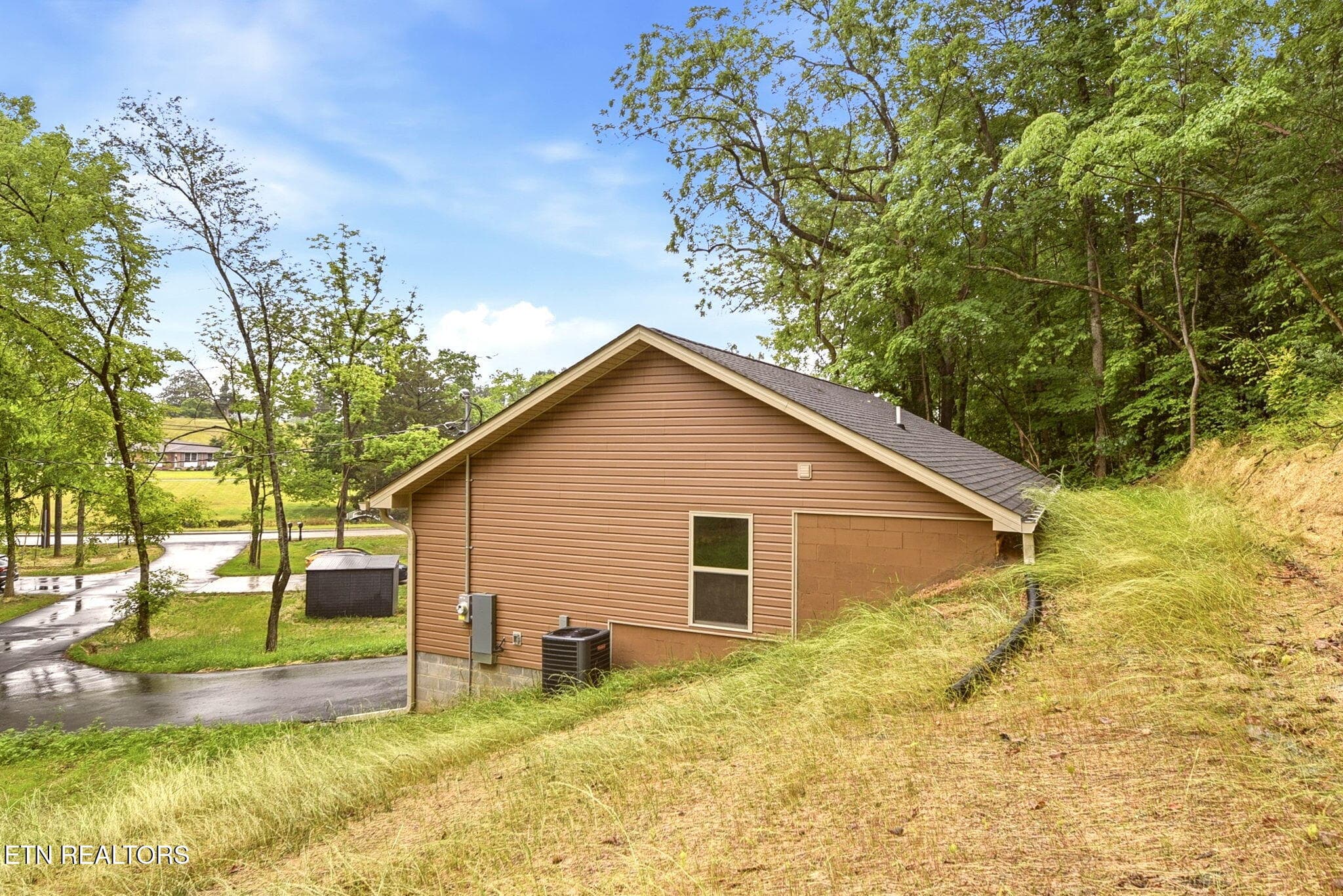 513 view - 513 Hillcrest St, Clinton, TN 37716