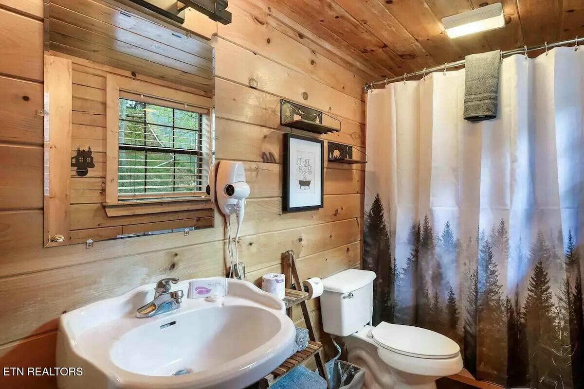 tempImage84K4Gn - 2313 Fox Berry Way, Sevierville, TN 37876, Sevierville