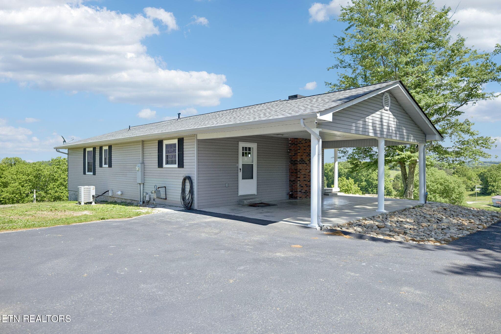 2-2245 Pinecrest Rd - 004 - 2245 Pinecrest Rd, Jacksboro, TN 37757