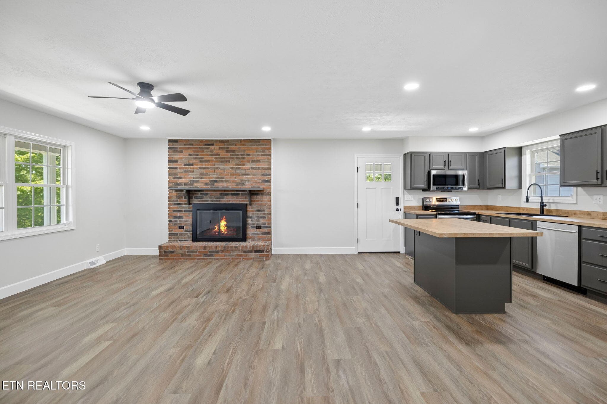 16-2245 Pinecrest Rd - 016 - 2245 Pinecrest Rd, Jacksboro, TN 37757