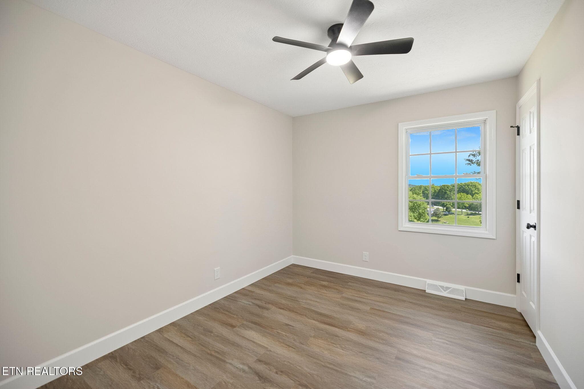20-2245 Pinecrest Rd - 020 - 2245 Pinecrest Rd, Jacksboro, TN 37757