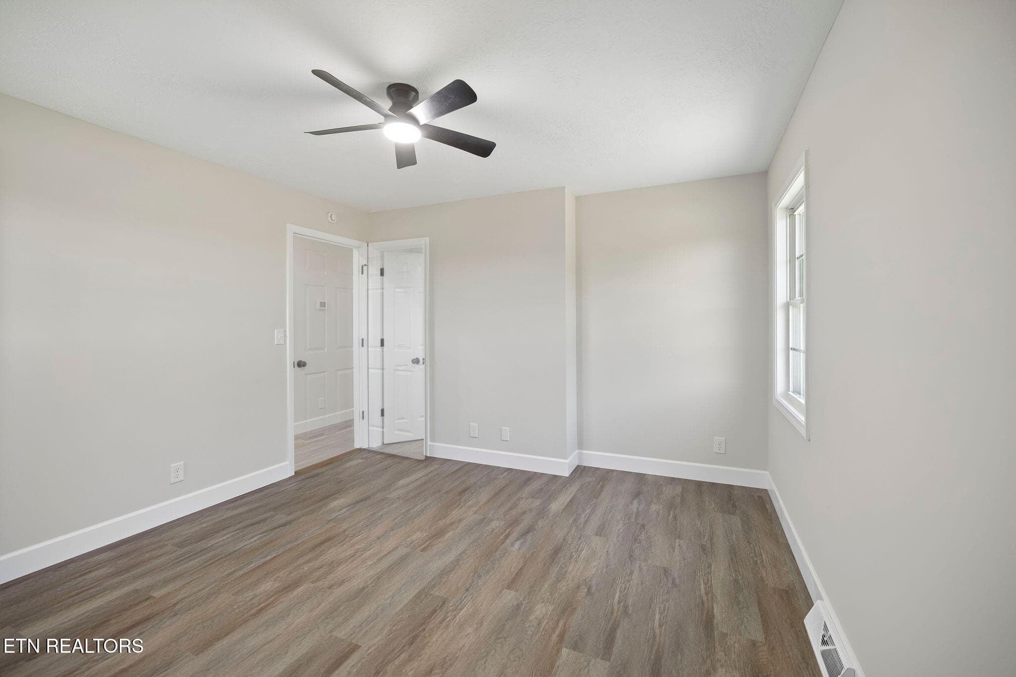 23-2245 Pinecrest Rd - 023 - 2245 Pinecrest Rd, Jacksboro, TN 37757