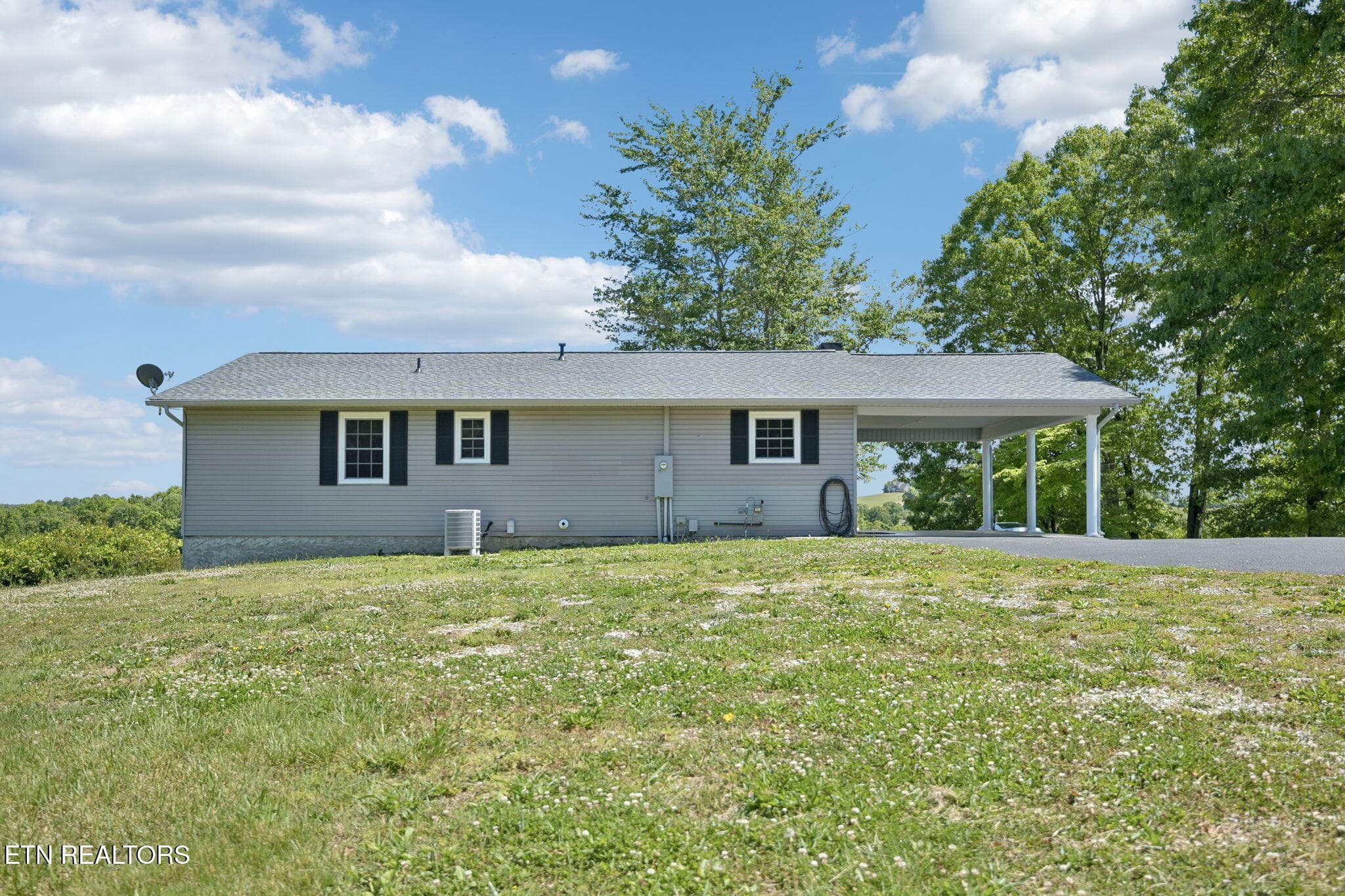 38-2245 Pinecrest Rd - 038 - 2245 Pinecrest Rd, Jacksboro, TN 37757