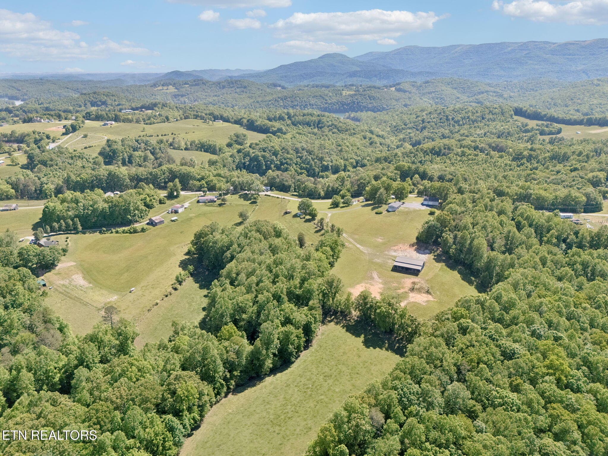 68-2245 Pinecrest Rd - 068 - 2245 Pinecrest Rd, Jacksboro, TN 37757