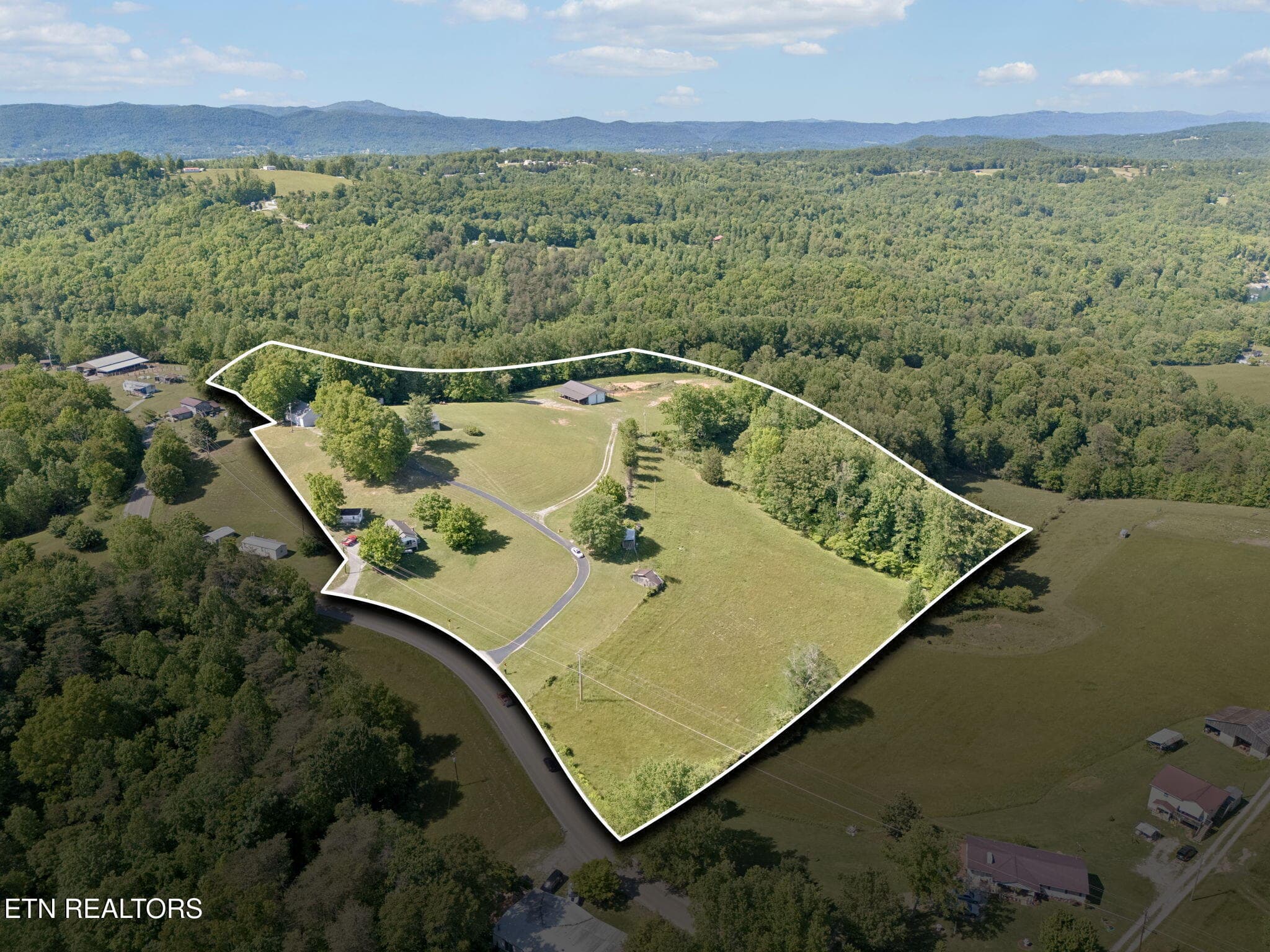 72-2245 Pinecrest Rd - 072 - 1 - 2245 Pinecrest Rd, Jacksboro, TN 37757