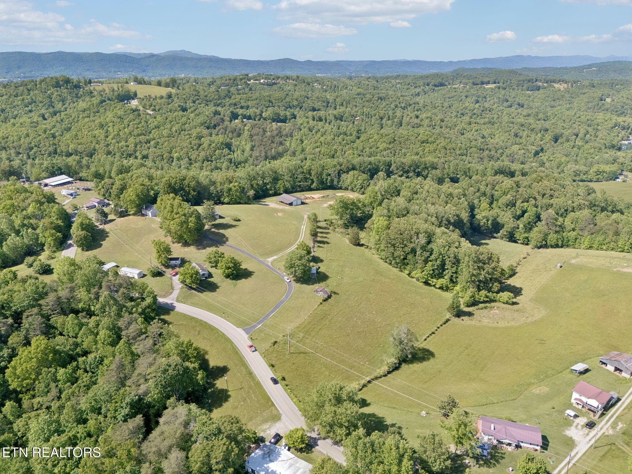 74-2245 Pinecrest Rd - 072 - 2245 Pinecrest Rd, Jacksboro, TN 37757