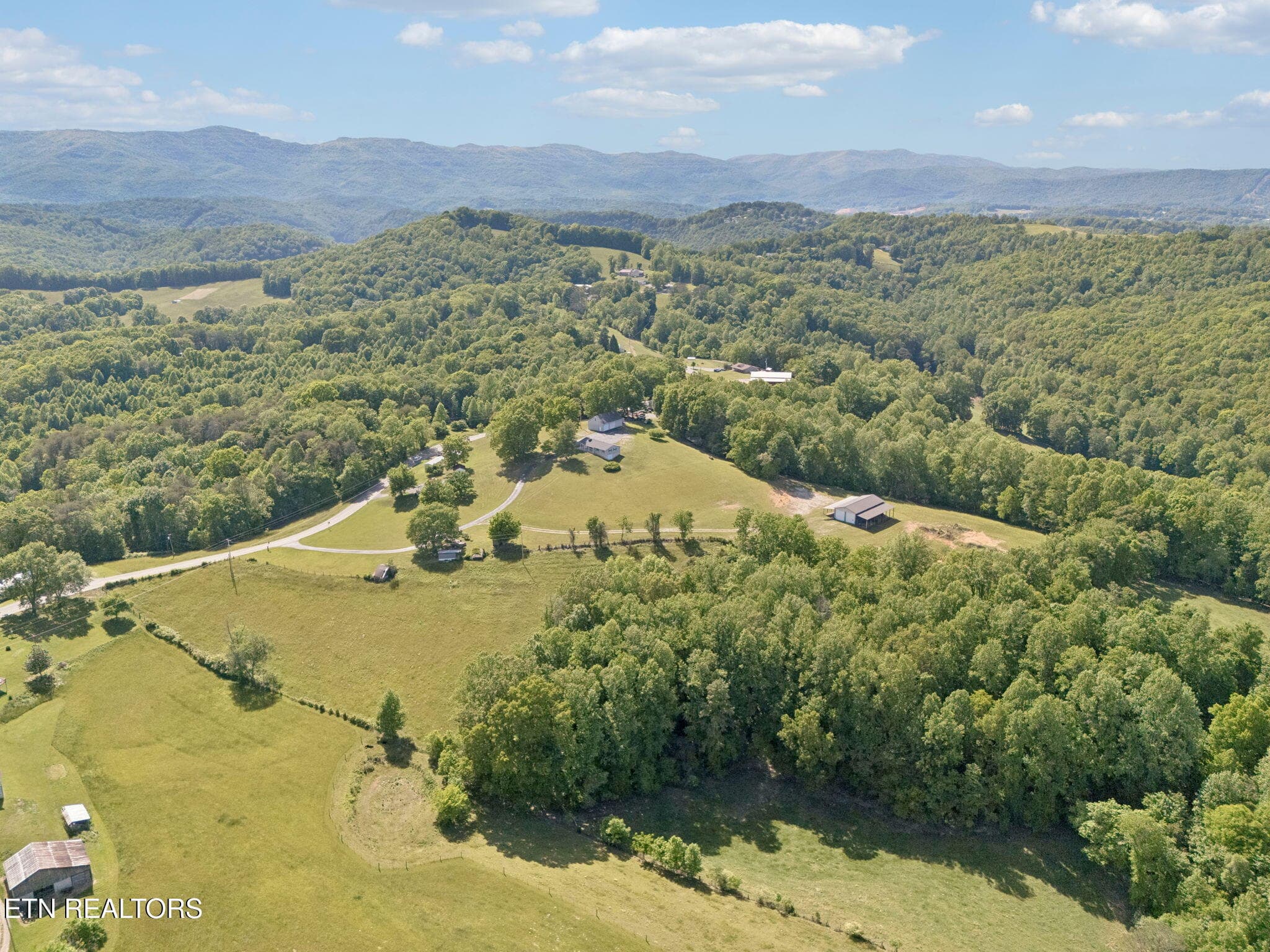 75-2245 Pinecrest Rd - 073 - 2245 Pinecrest Rd, Jacksboro, TN 37757
