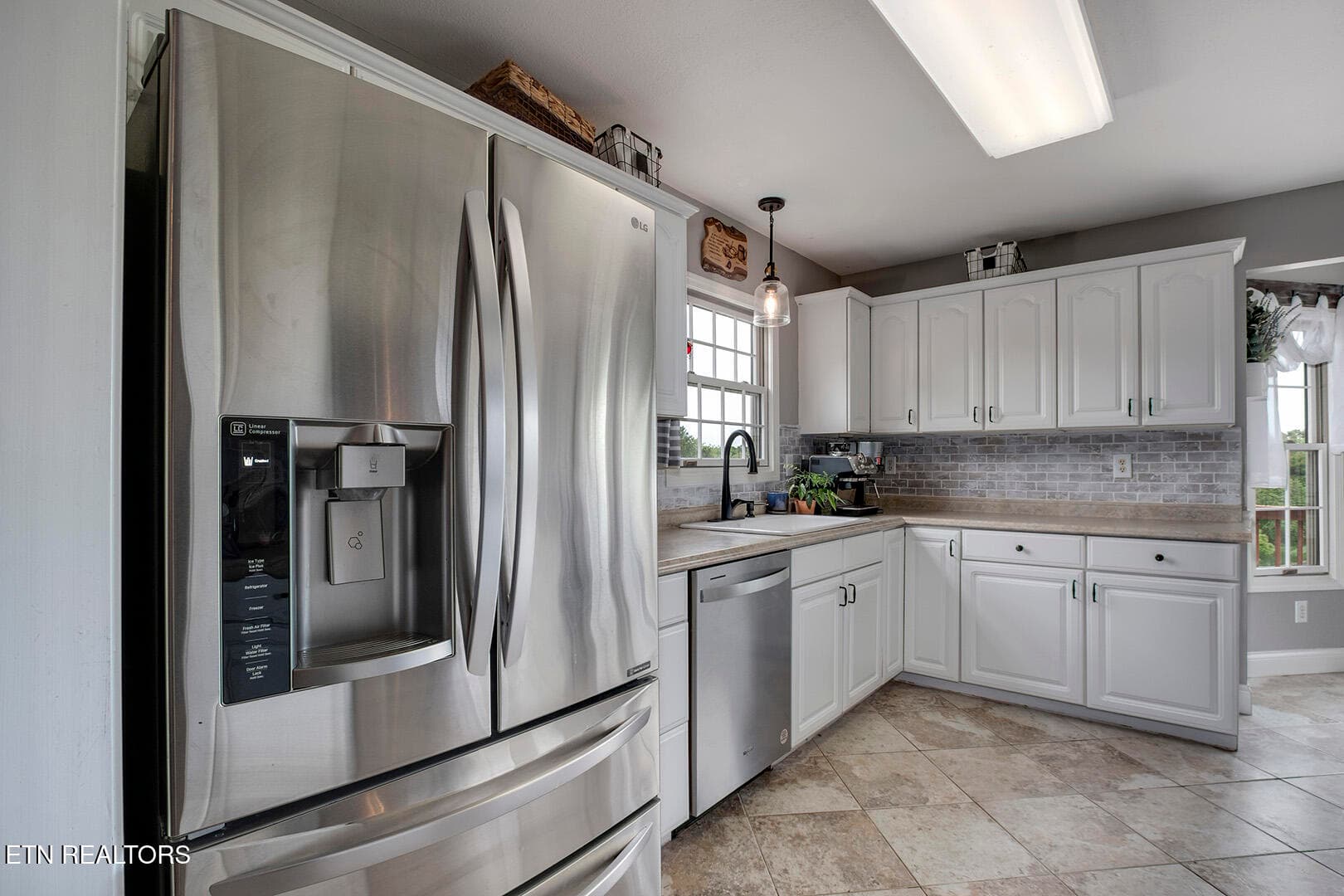 07_PoteauTrace_101_Kitchen01 - 101 Poteau Trace, Loudon, TN 37774