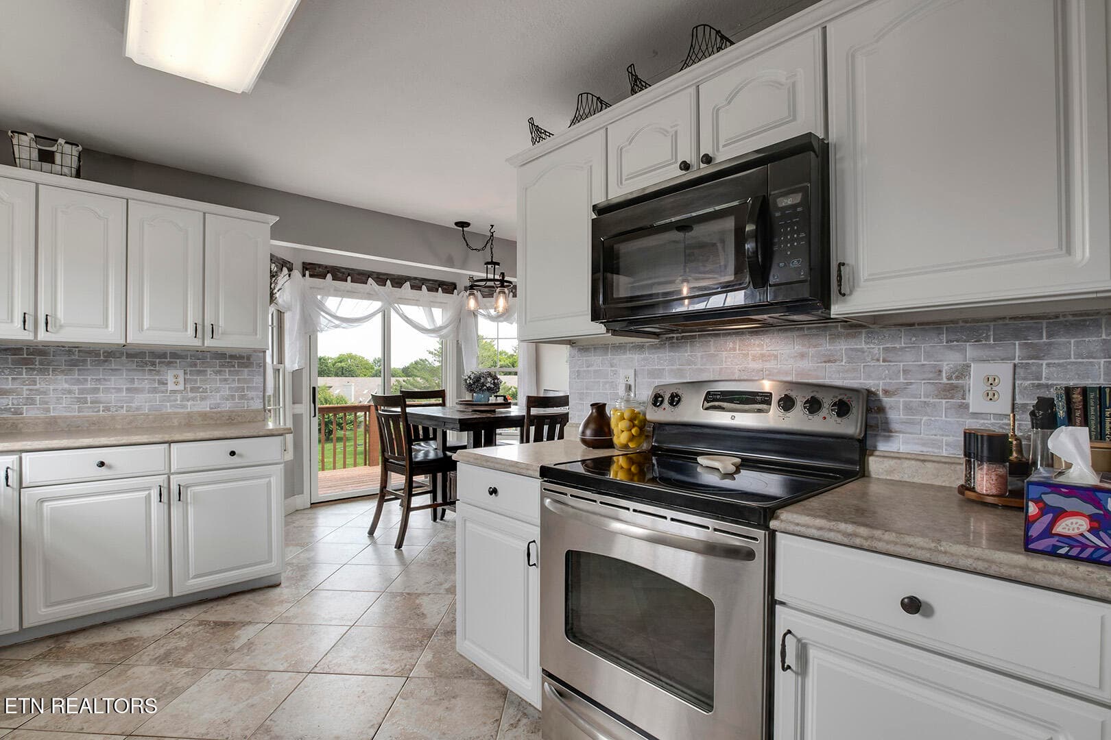 08_PoteauTrace_101_Kitchen02 - 101 Poteau Trace, Loudon, TN 37774