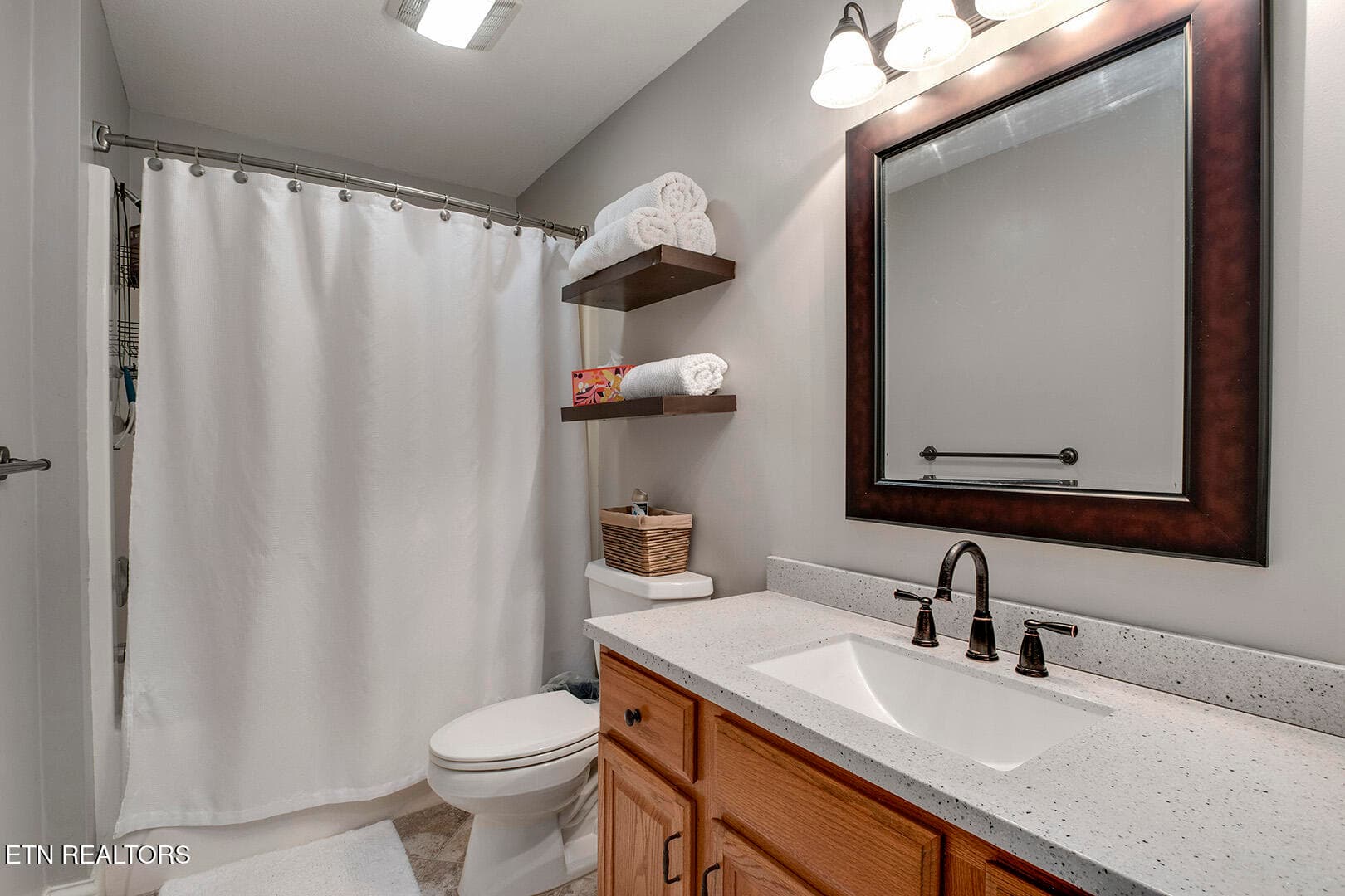 31_PoteauTrace_101_GuestBath - 101 Poteau Trace, Loudon, TN 37774
