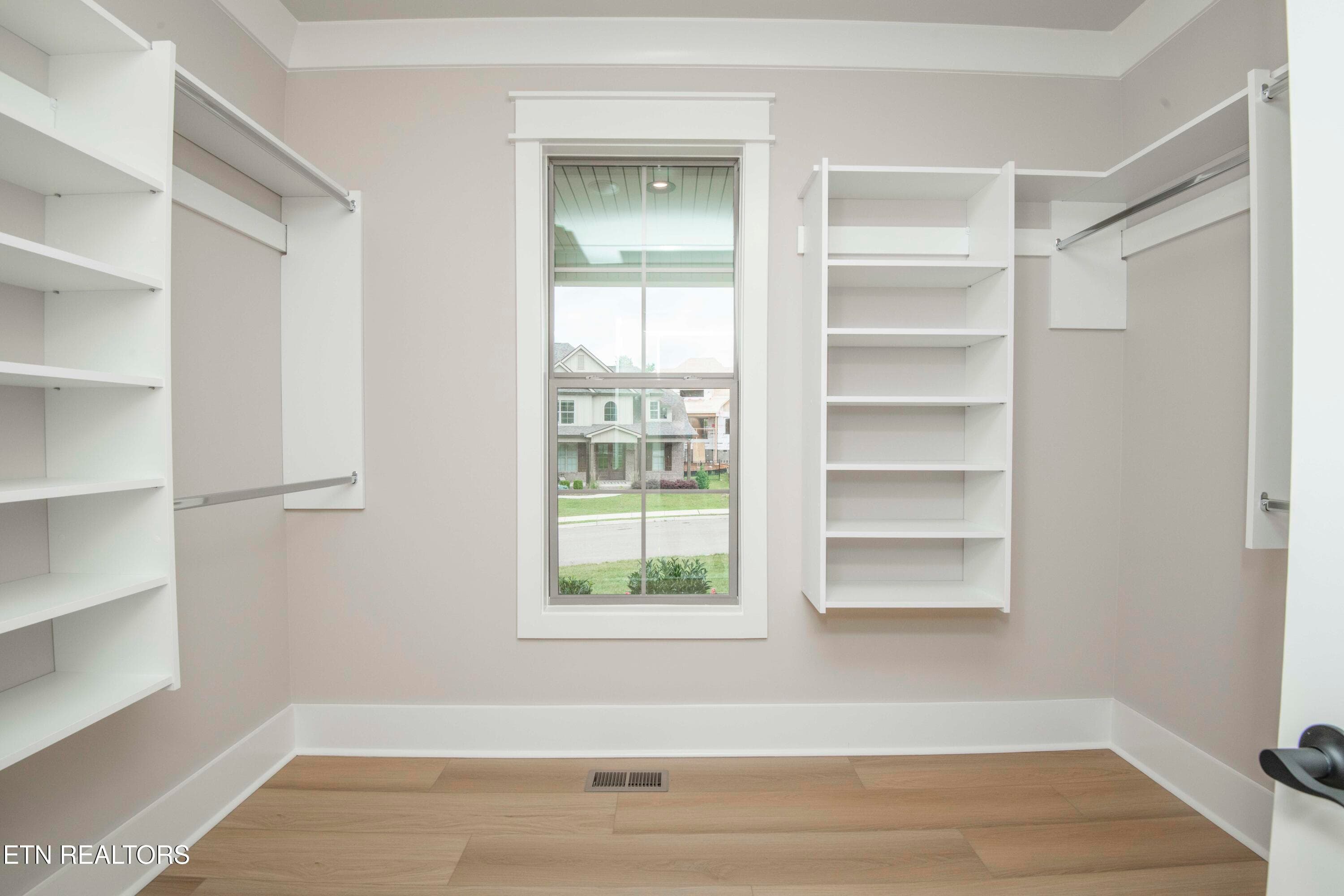 closet_1 - 722 Eaglehorne Lane, Knoxville, TN 37909, Knoxville