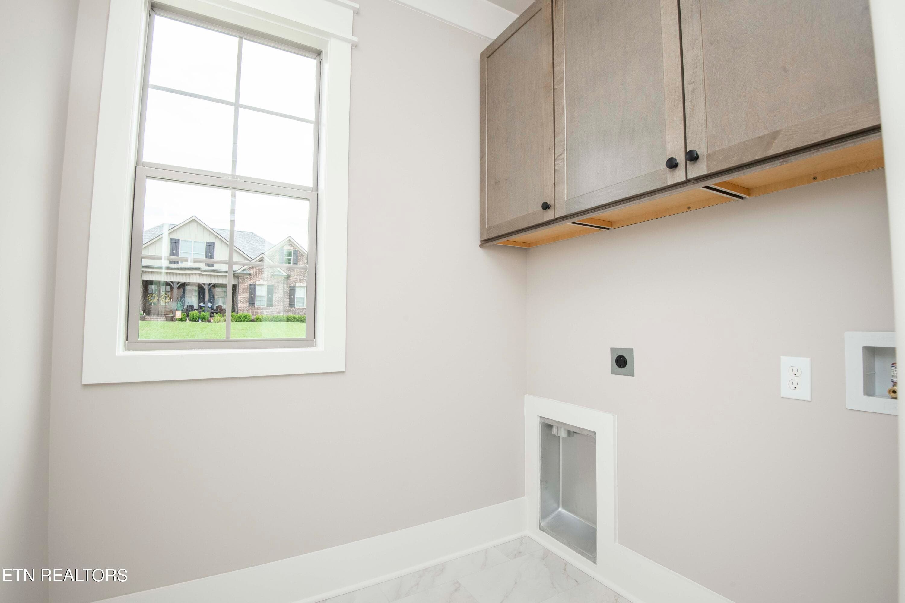 laundry_1 - 722 Eaglehorne Lane, Knoxville, TN 37909, Knoxville