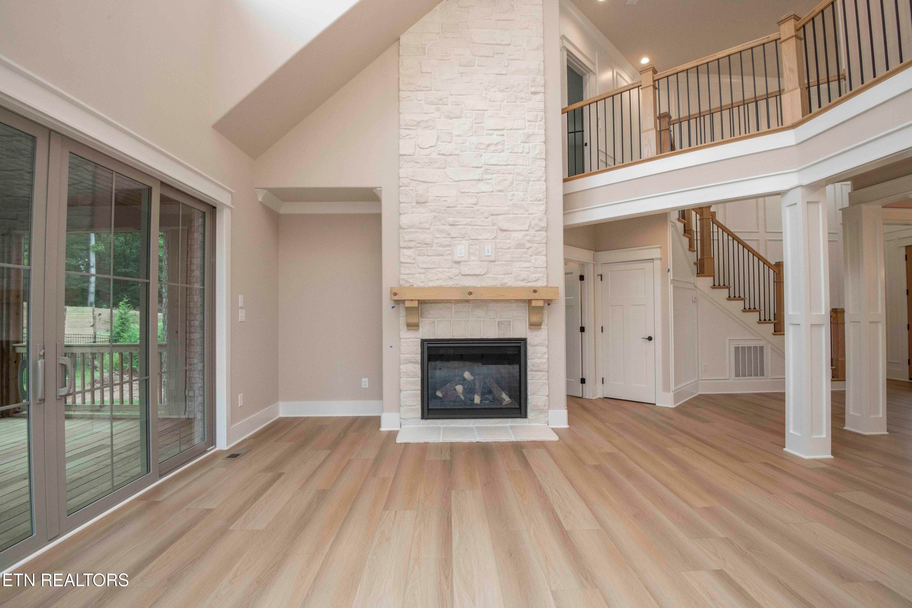 living 3_1 - 722 Eaglehorne Lane, Knoxville, TN 37909, Knoxville