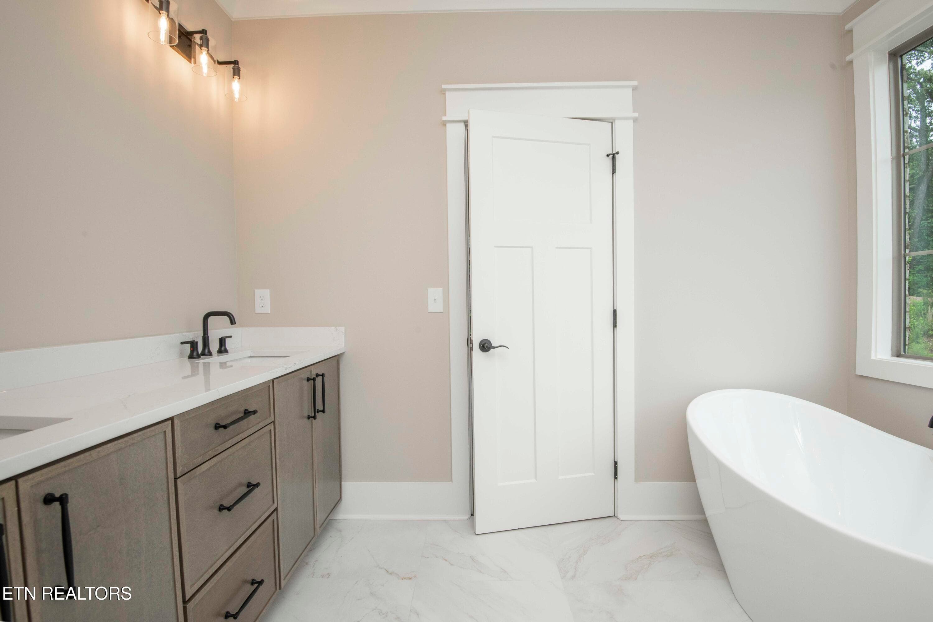 master bath_1 - 722 Eaglehorne Lane, Knoxville, TN 37909, Knoxville