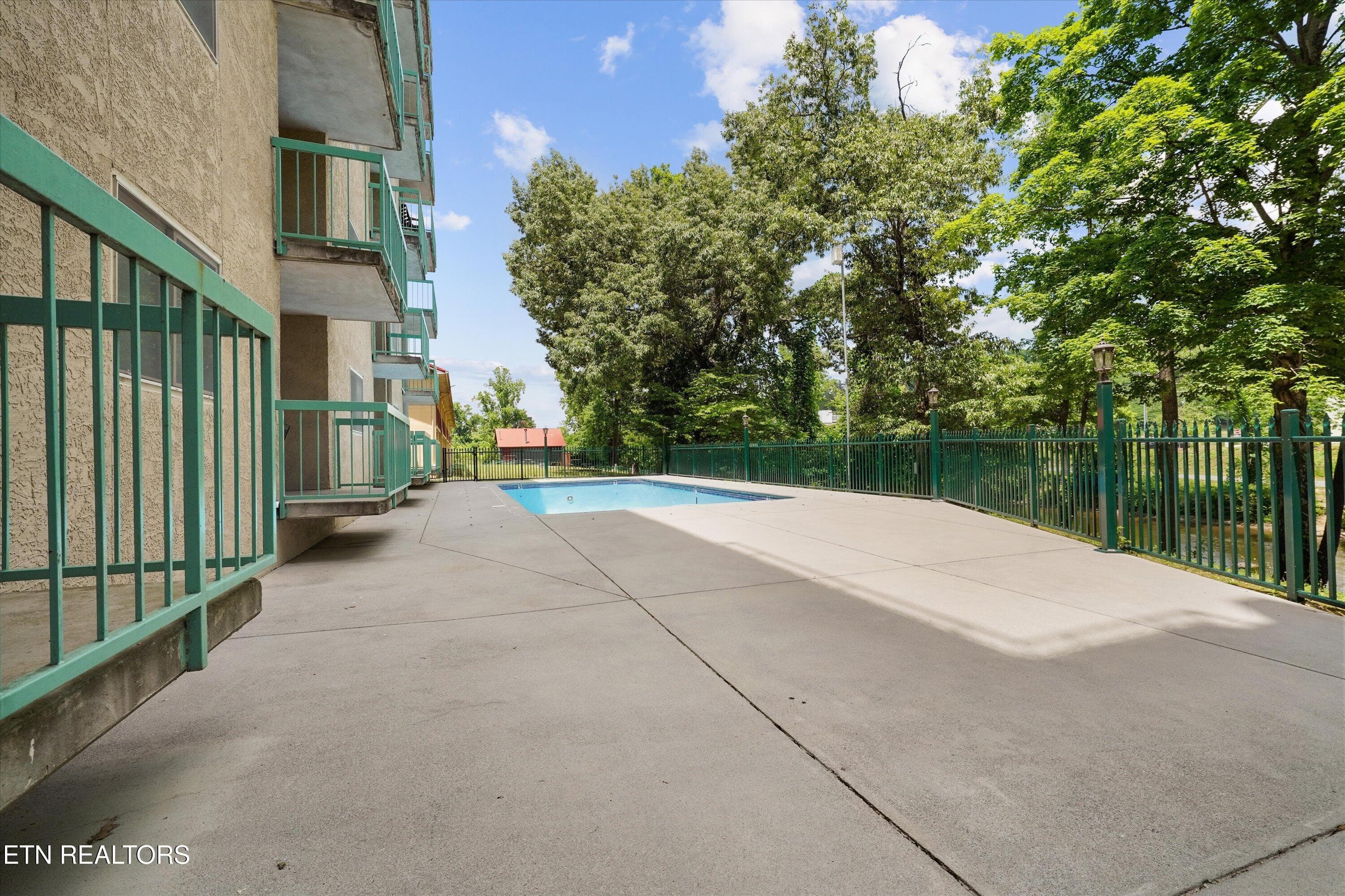 26-3215 N River Rd Unit 502 25 - 3215 N River Rd 502, Pigeon Forge, TN 37863, Pigeon Forge