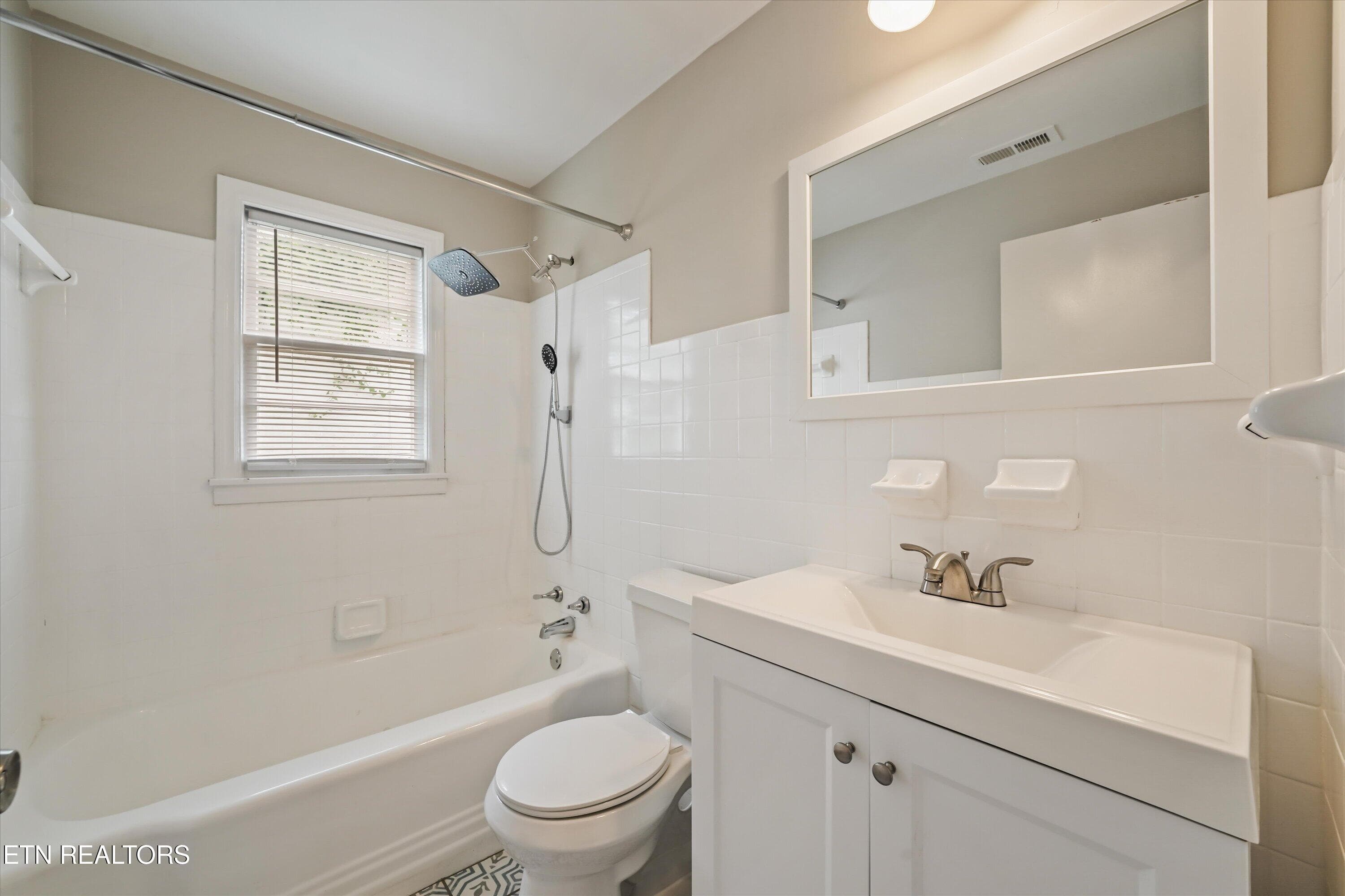 19-130 Oglewood Ave 01 - 130 Oglewood Ave, Knoxville, TN 37917, Knoxville