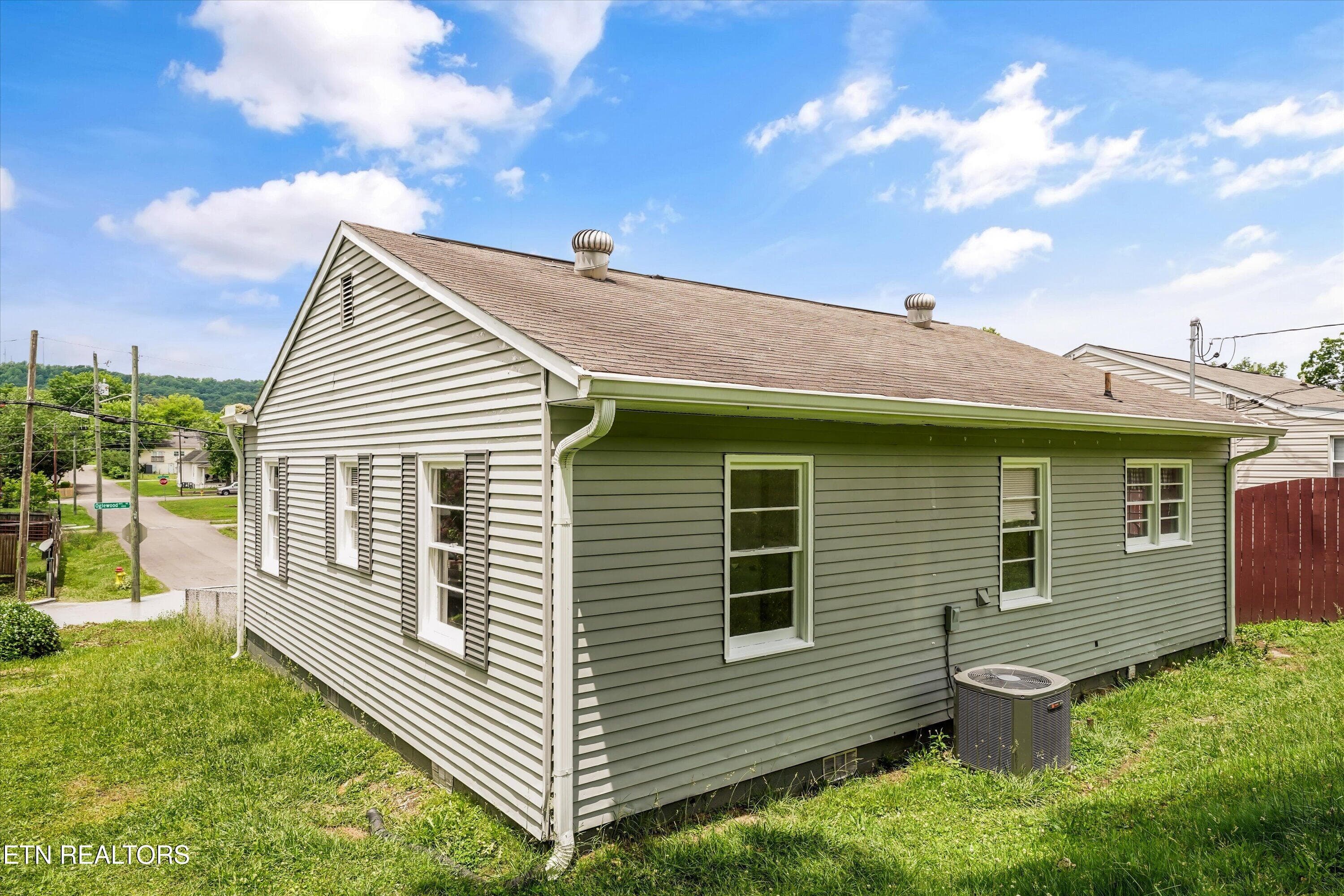 25-130 Oglewood Ave 20 - 130 Oglewood Ave, Knoxville, TN 37917, Knoxville
