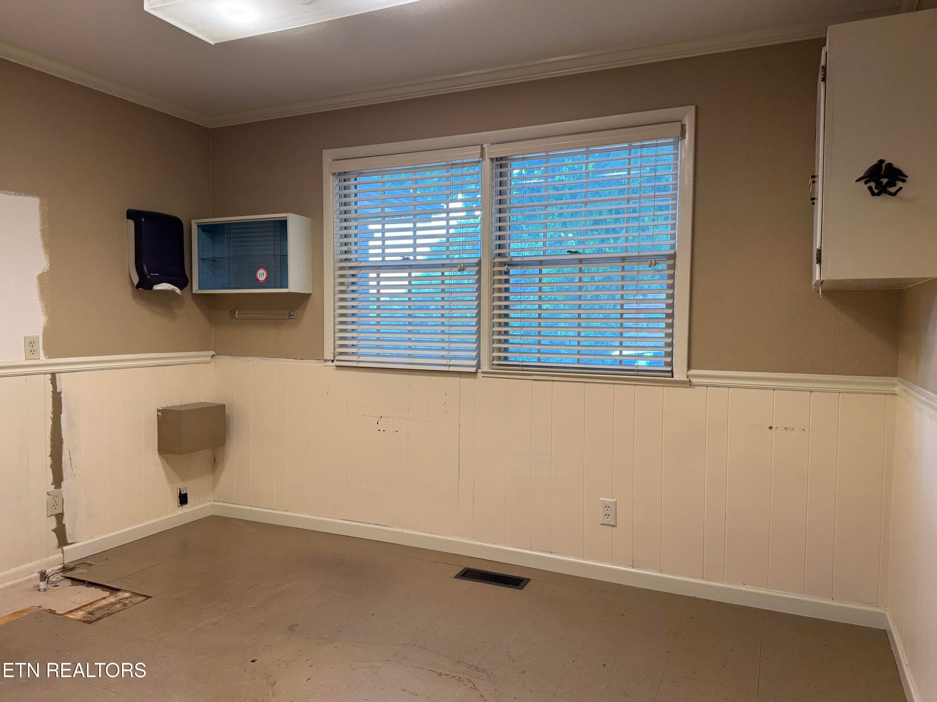 Room #1 - 705 Mulberry St, Loudon, TN 37774