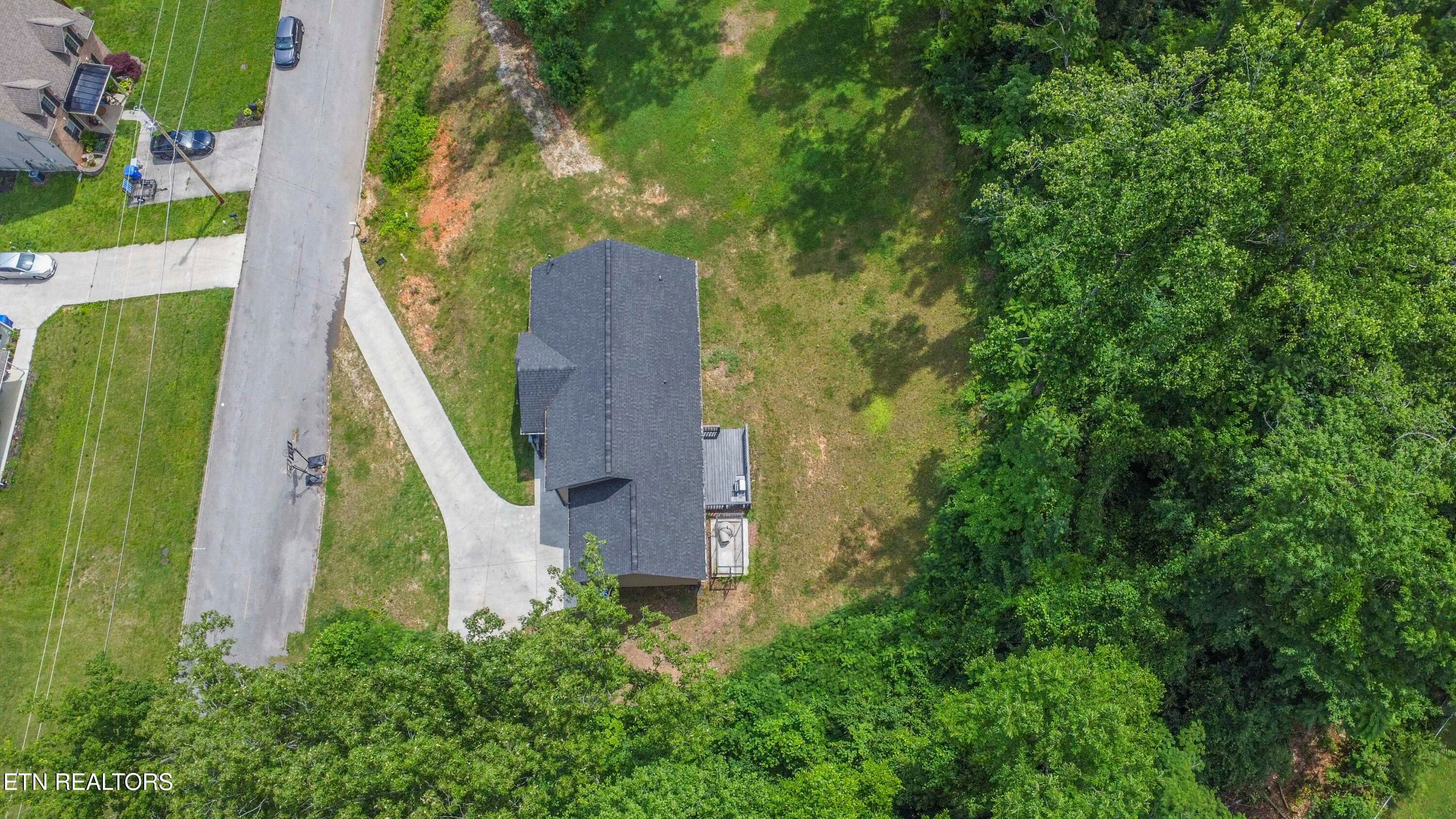 drone 2_1 - 524 Westbury Drive, Clinton, TN 37716