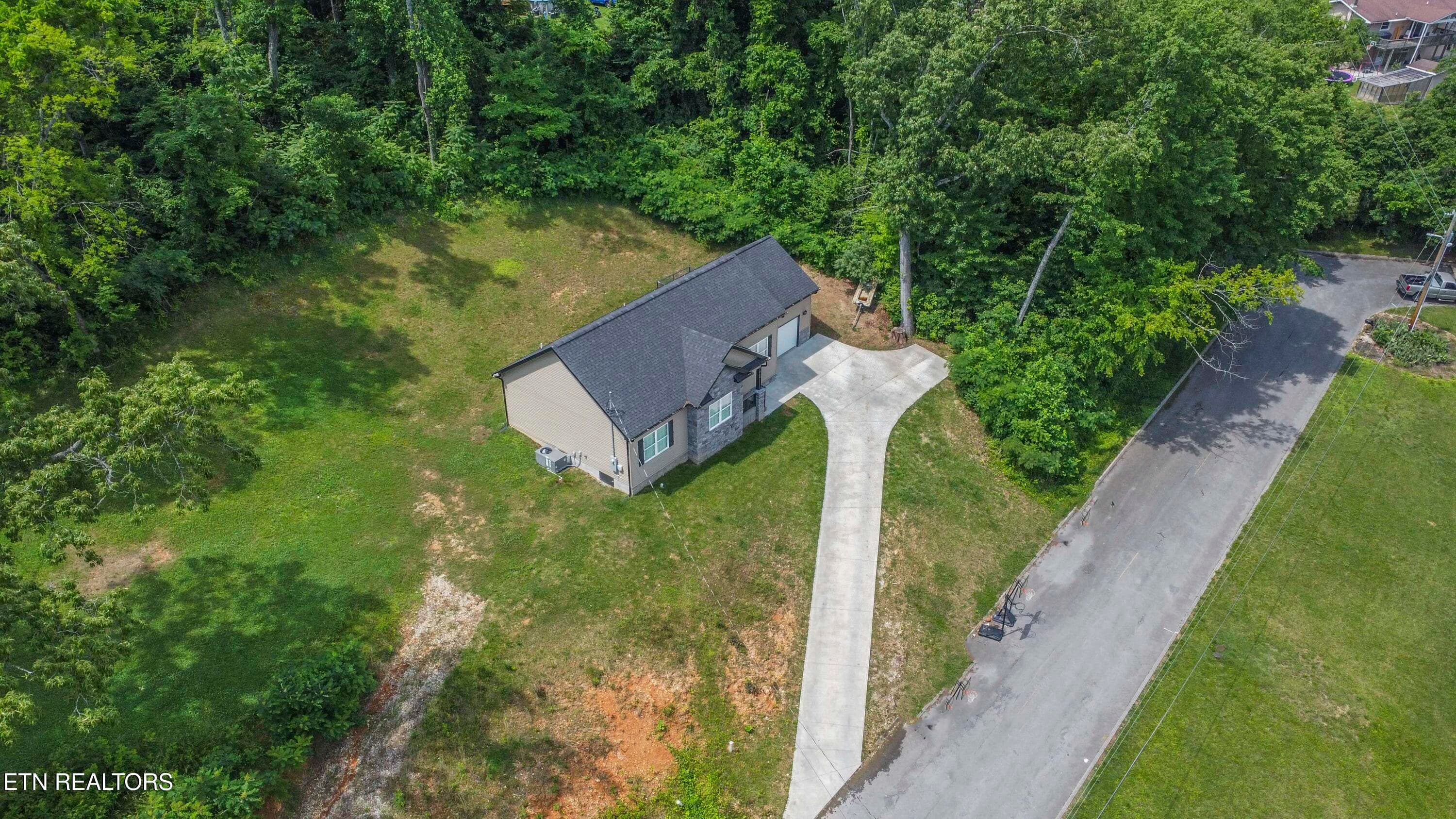 drone 6_1 - 524 Westbury Drive, Clinton, TN 37716