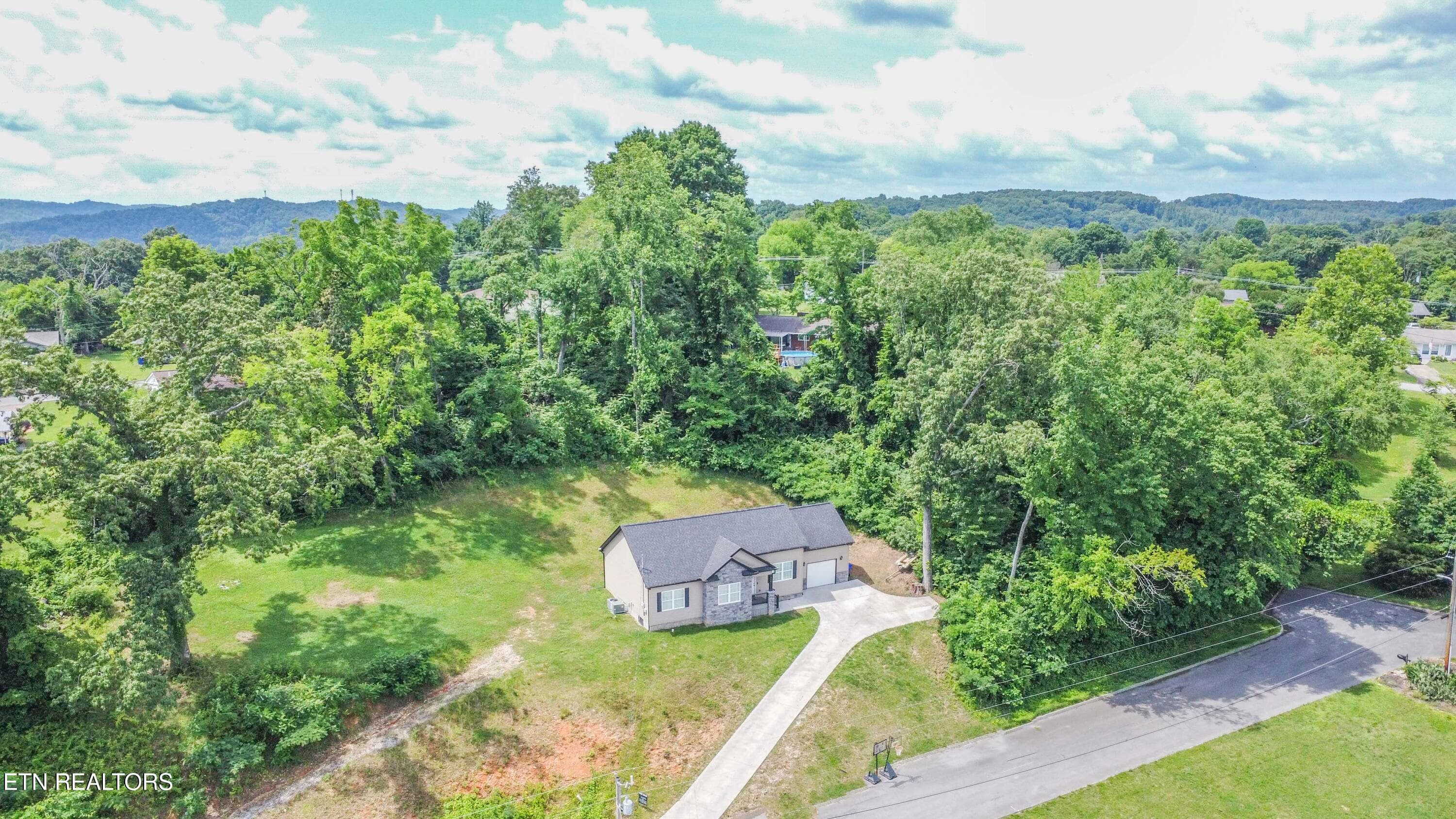 drone 8_1 - 524 Westbury Drive, Clinton, TN 37716